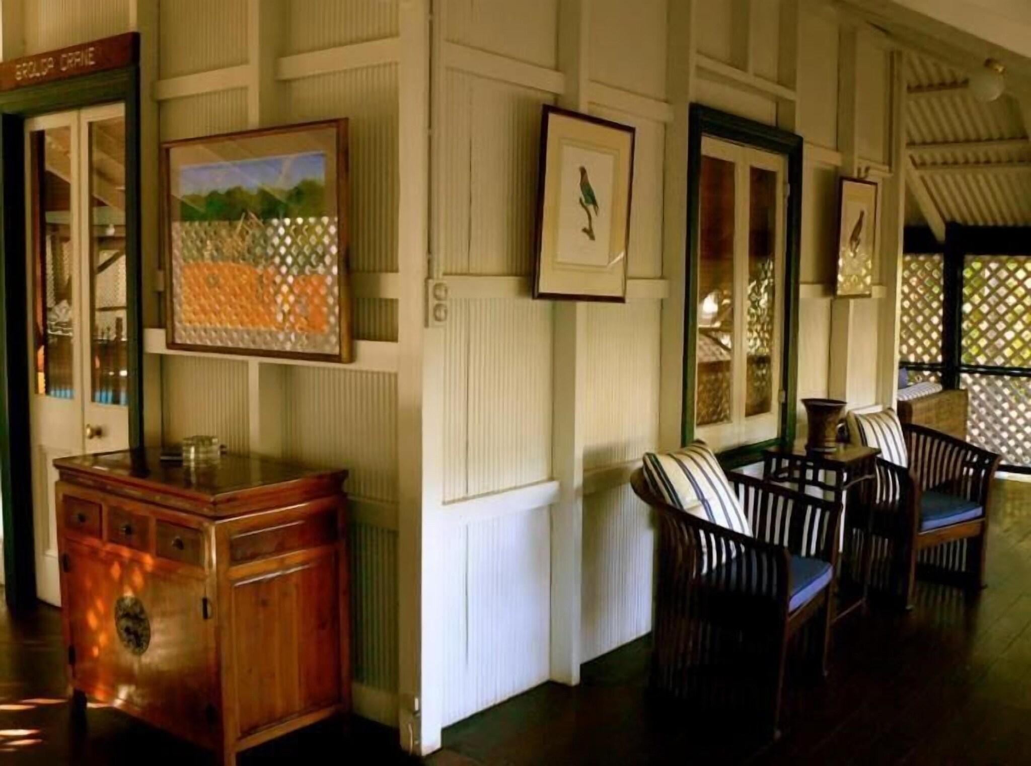 Pinctada McAlpine House by null