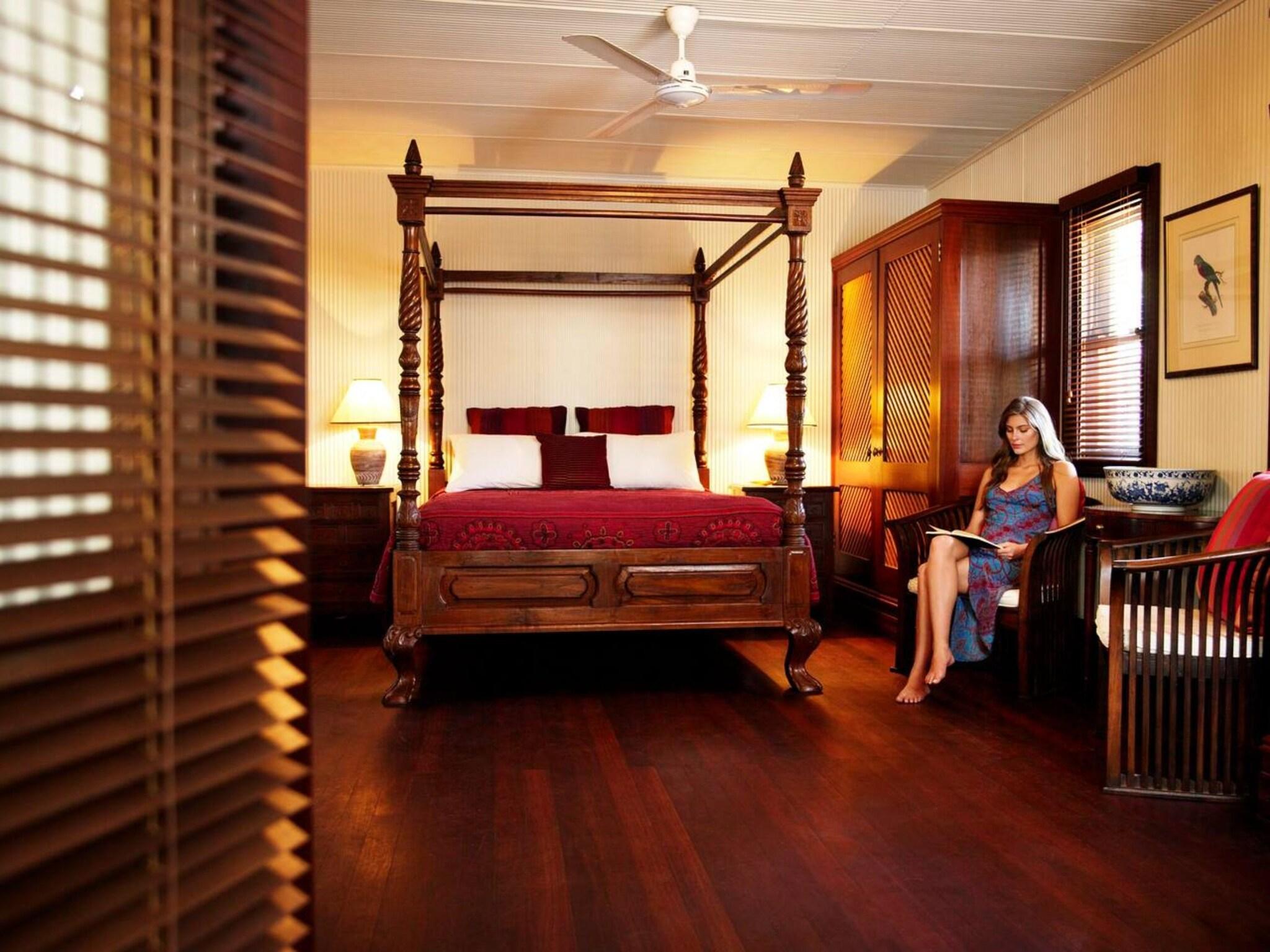 Pinctada McAlpine House by null