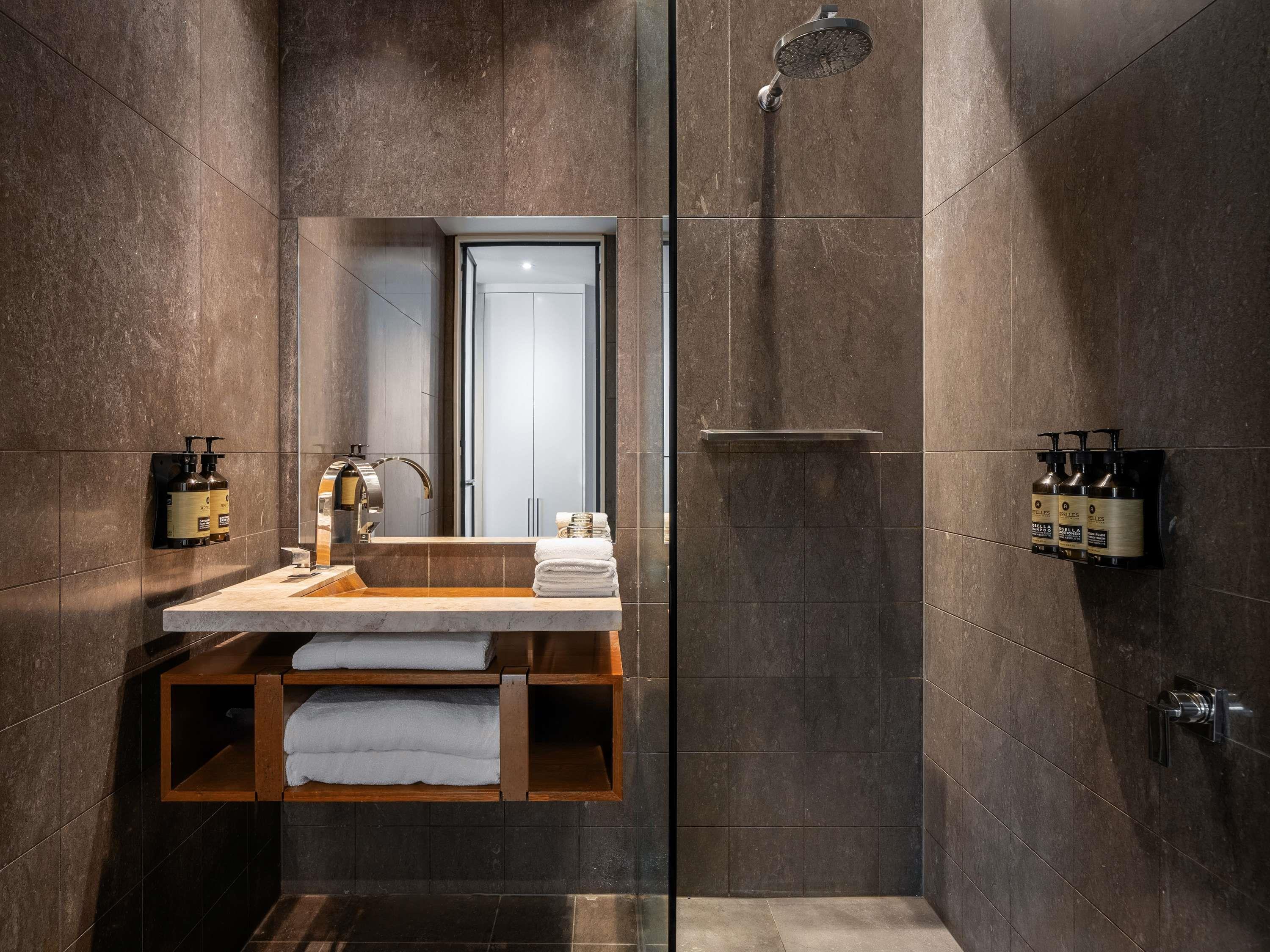 Peppers Gallery Hotel Canberra by null