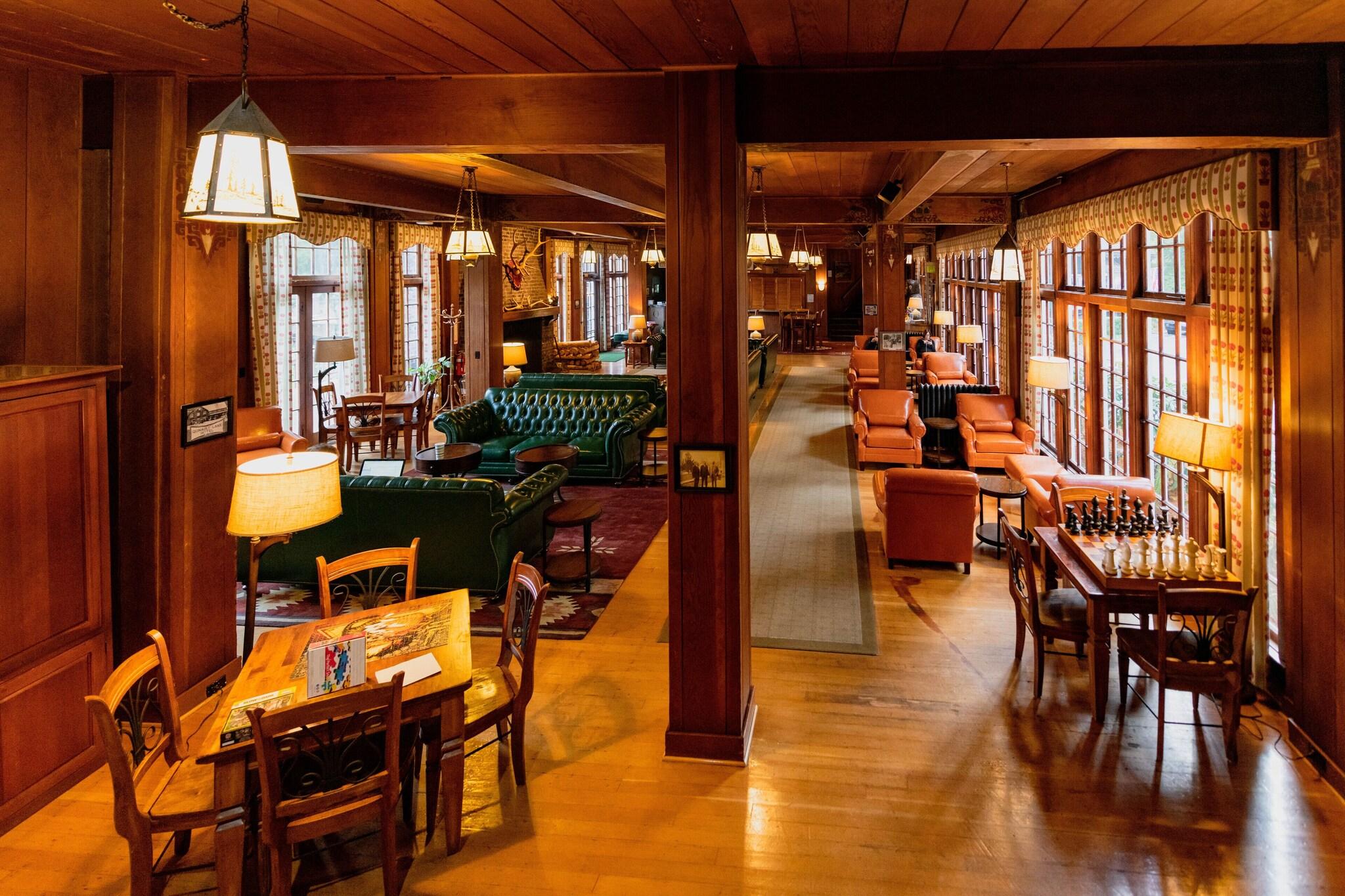 Lake Quinault Lodge by null