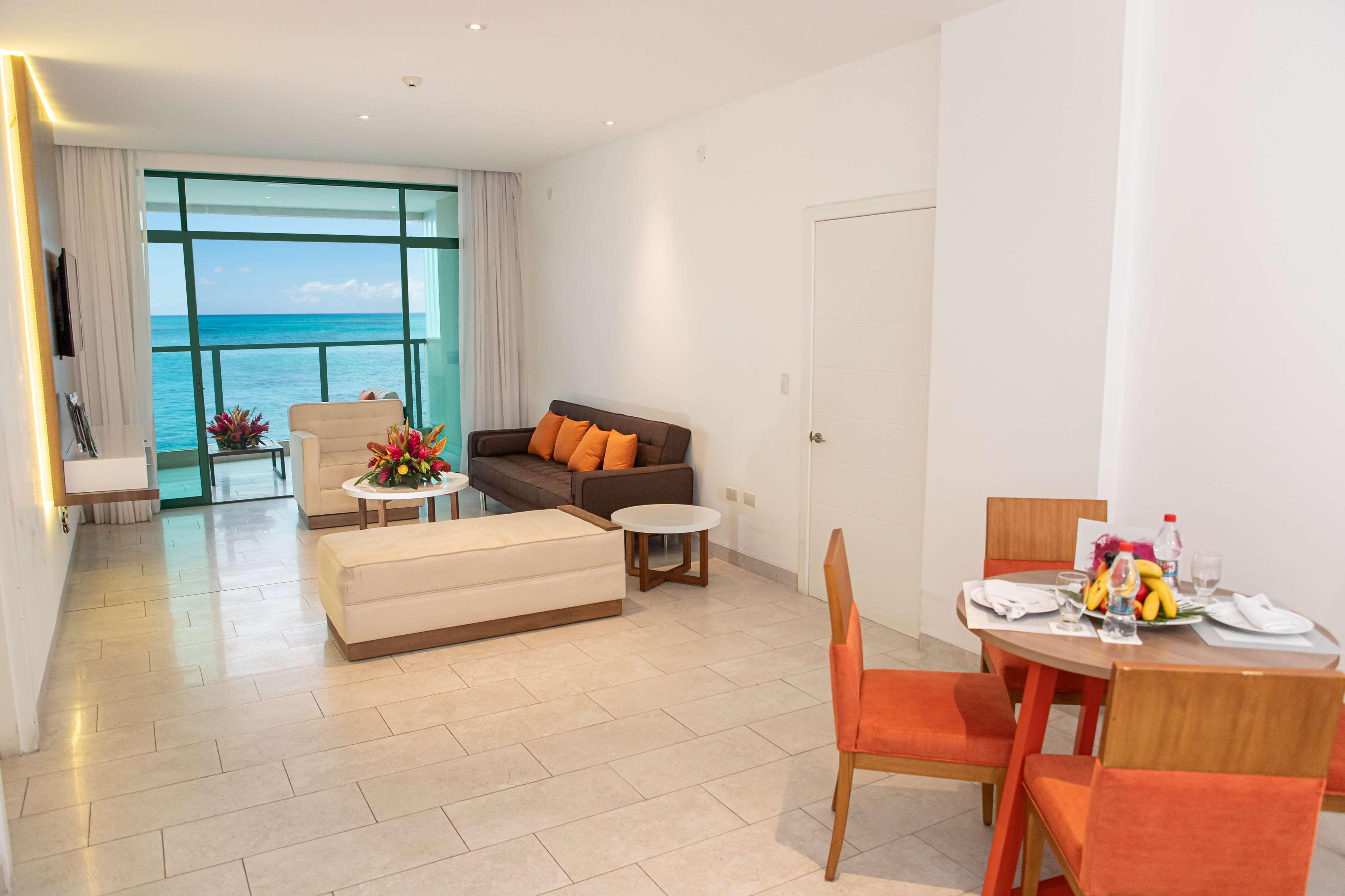 Hotel Colon Salinas