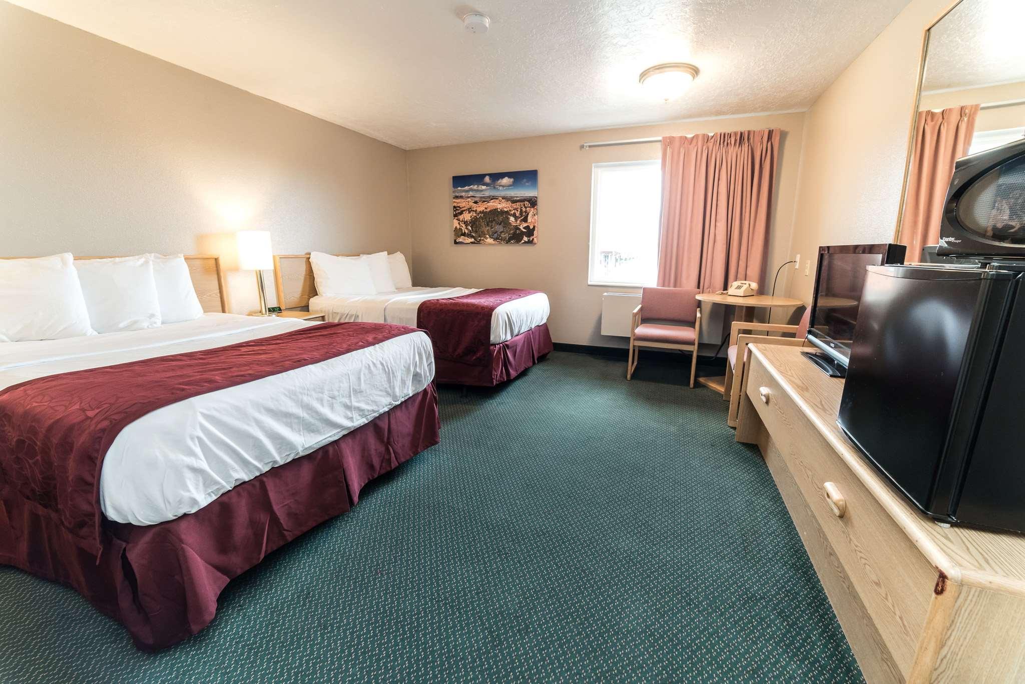 Red Ledges Inn by null