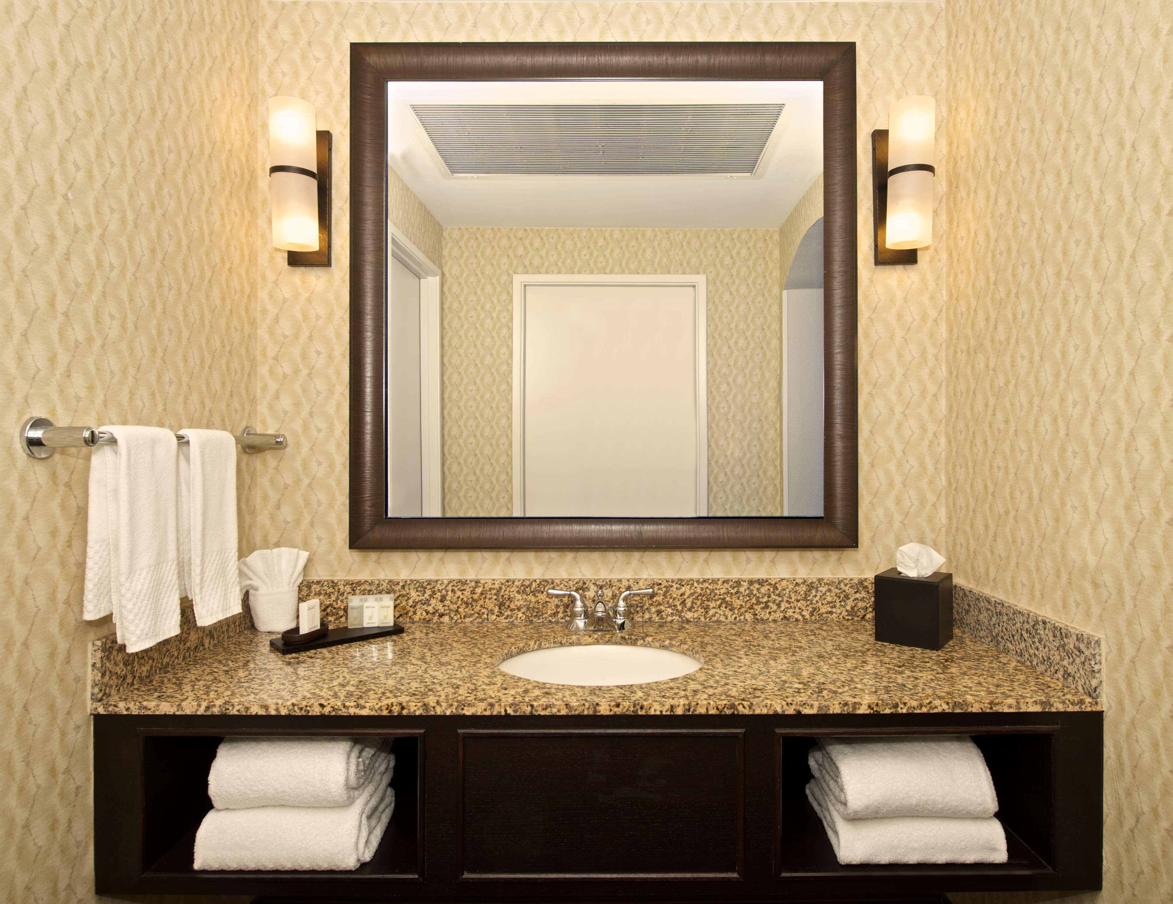 Embassy Suites By Hilton Flagstaff