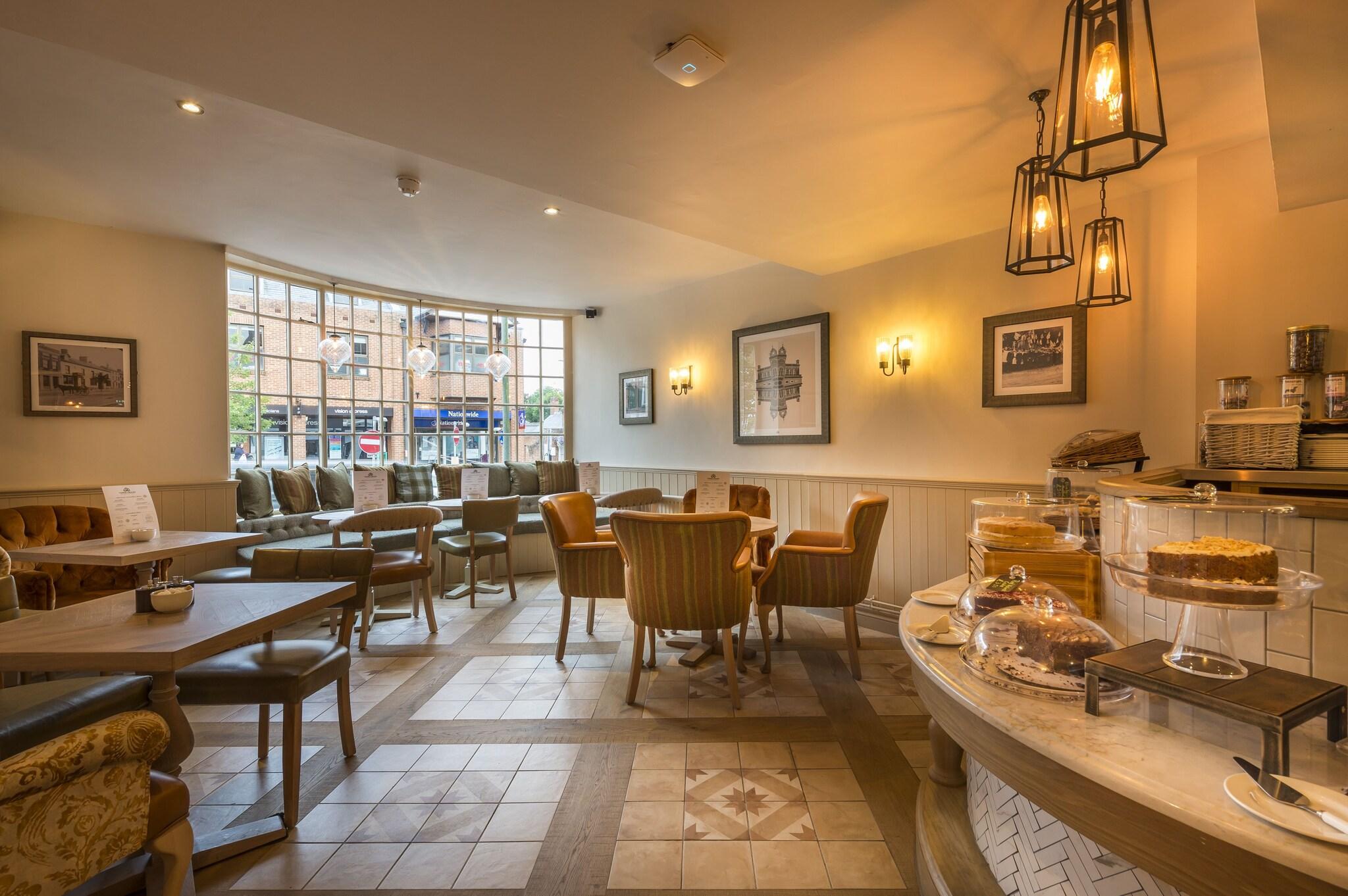 Three Swans Hotel