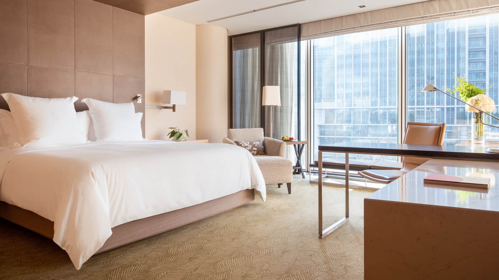 Four Seasons Hotel Tokyo At Marunouchi by null