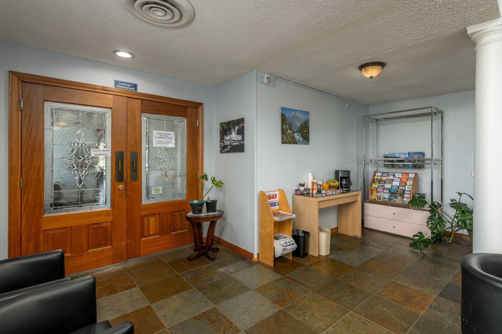 Waldport Beach Hotel