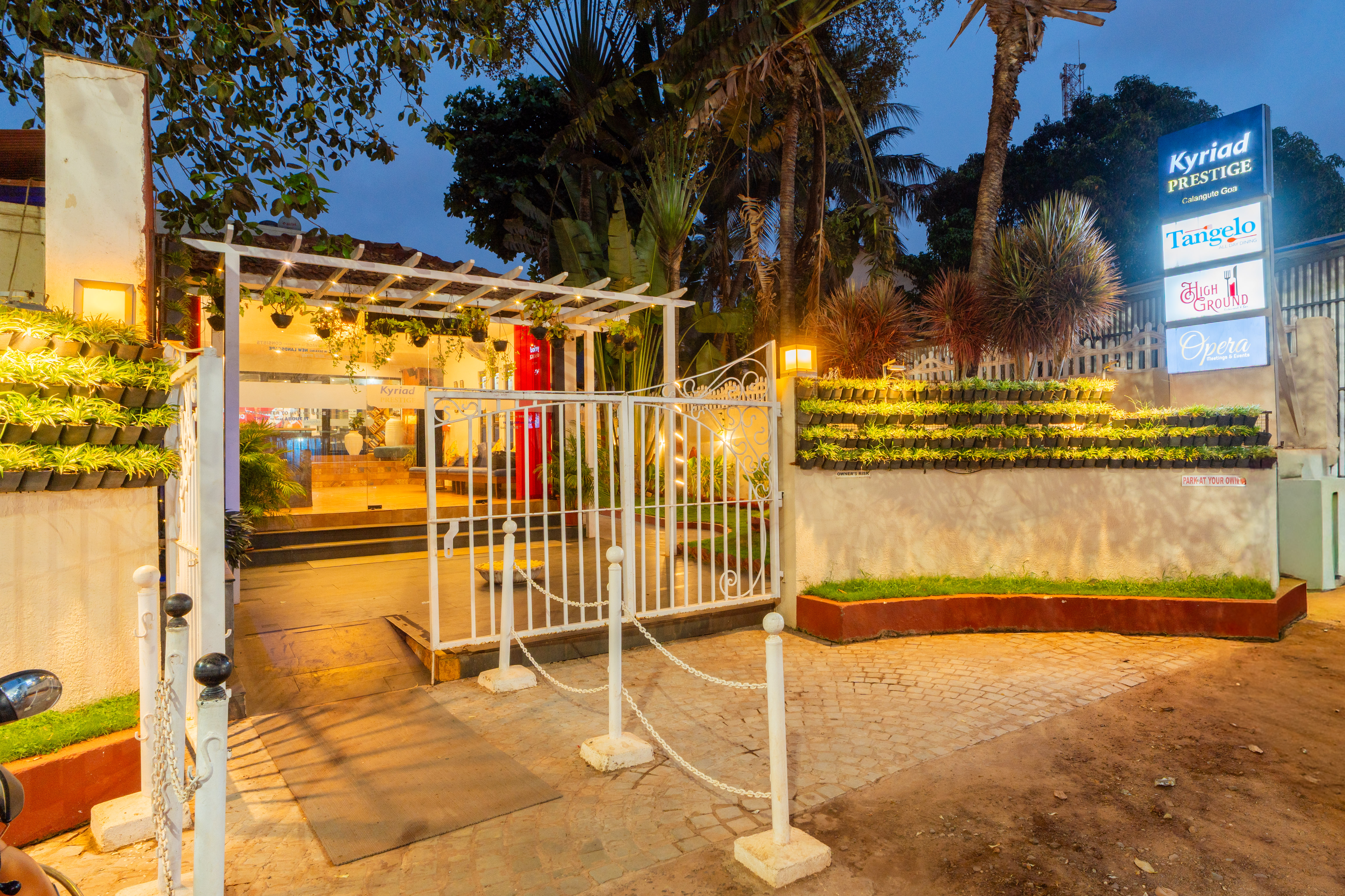 Kyriad Prestige Calangute Goa by OTHPL - Poză