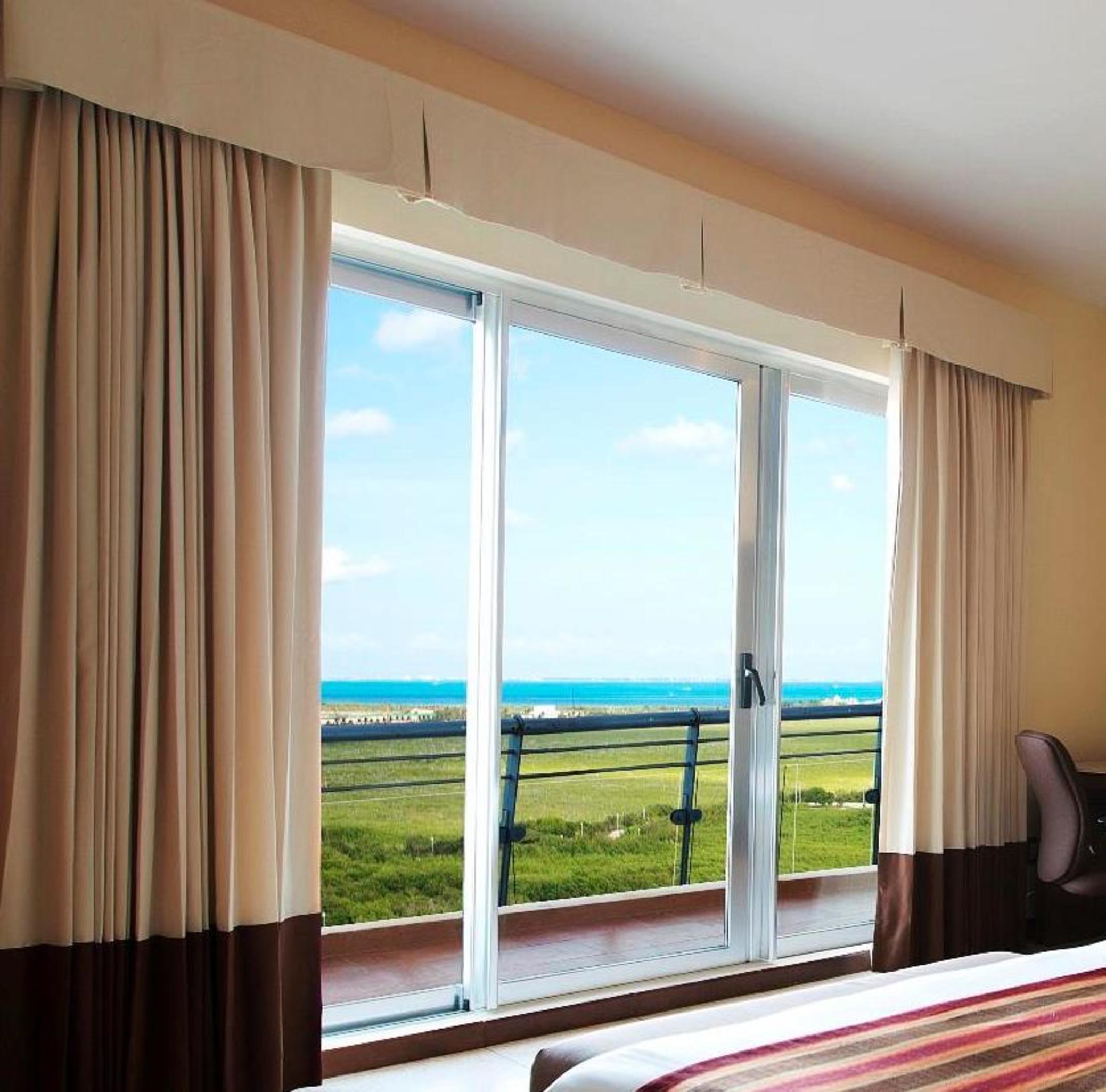Krystal Urban Cancún & Beach Club