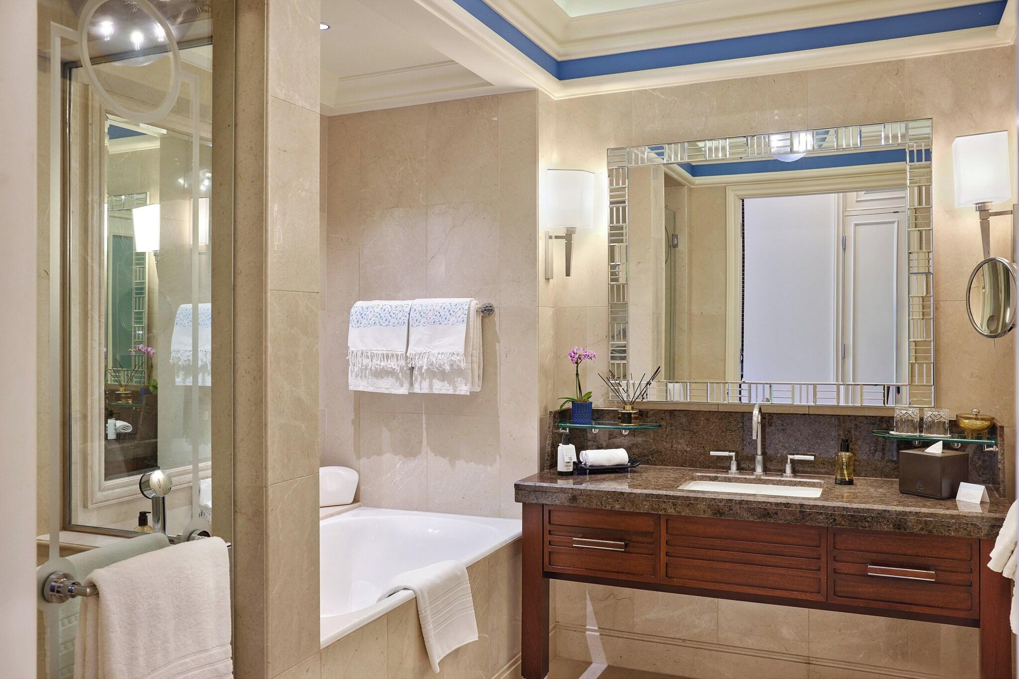 Four Seasons Hotel Istanbul At The Bosphorus by null