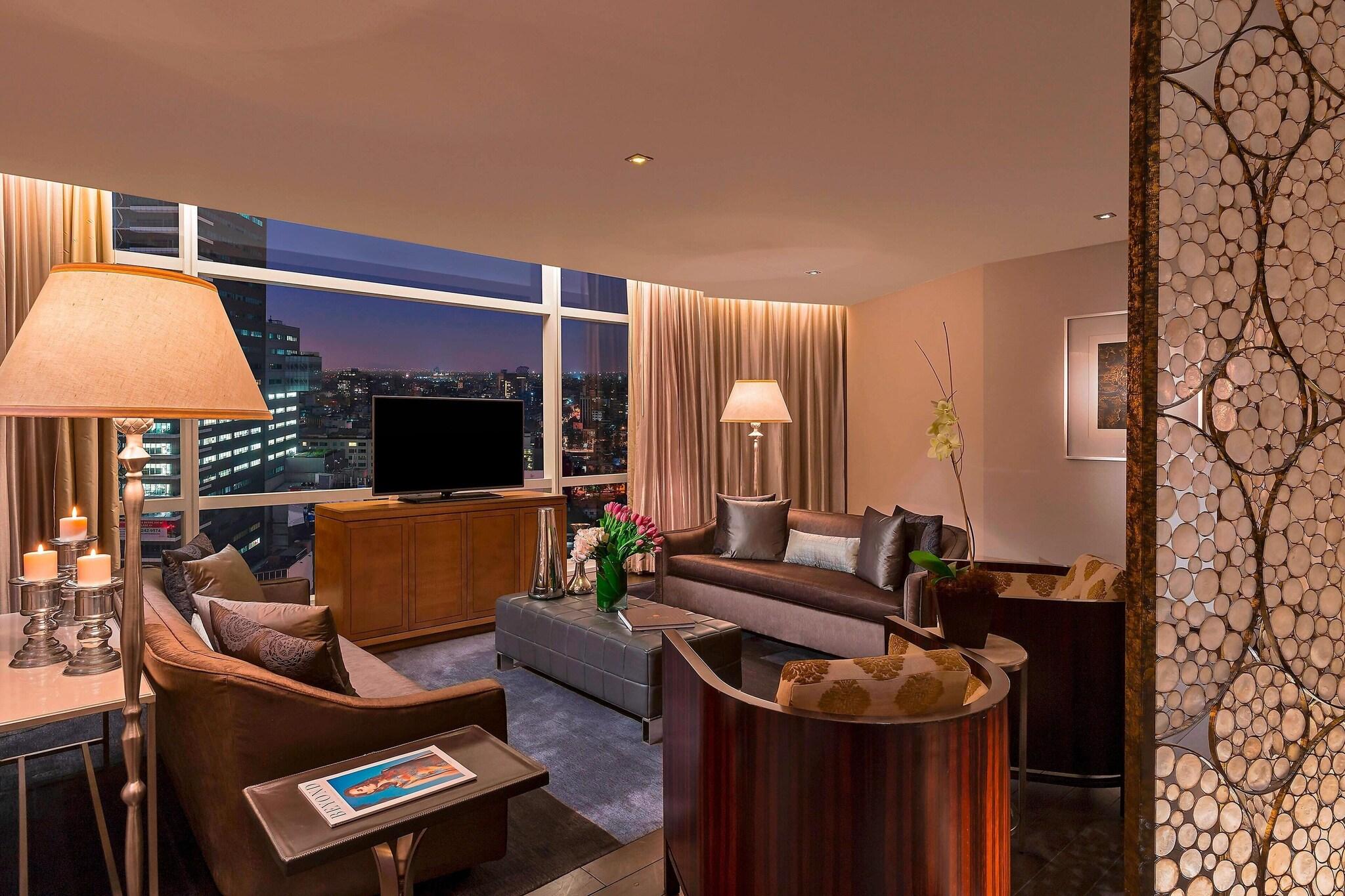The St. Regis by null