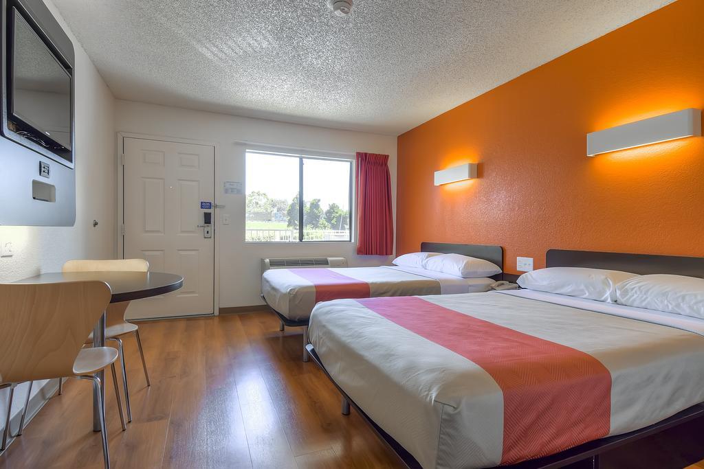 Motel 6 Carlsbad Downtown