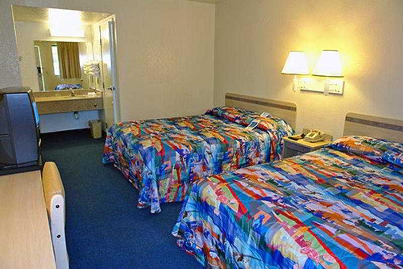 Motel 6 Redding South