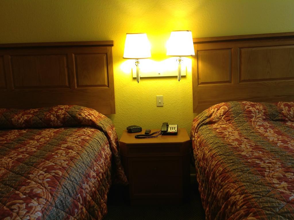 Scottish Inn & Suites