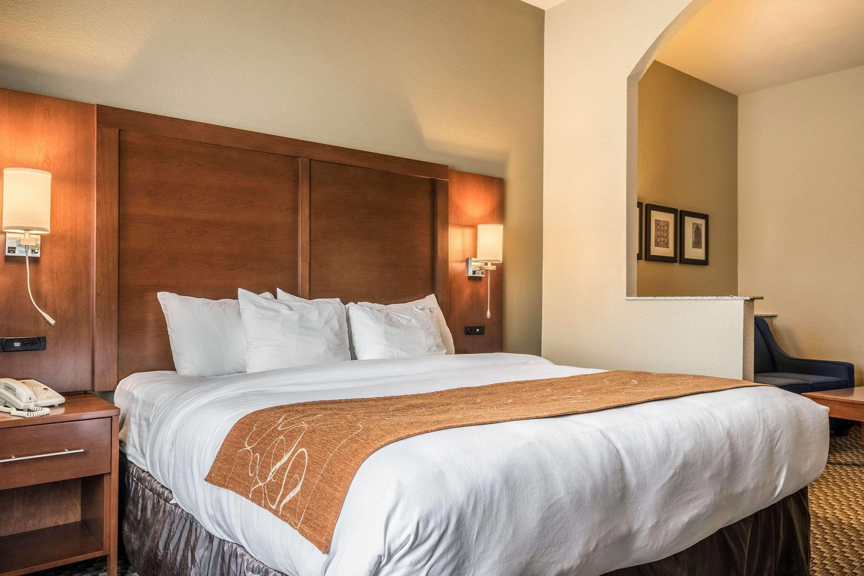 Comfort Suites Near Texas State University