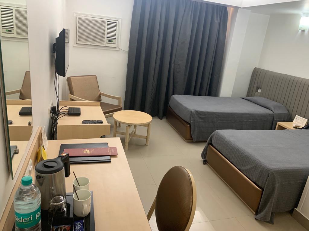 Hotel Diplomat by null