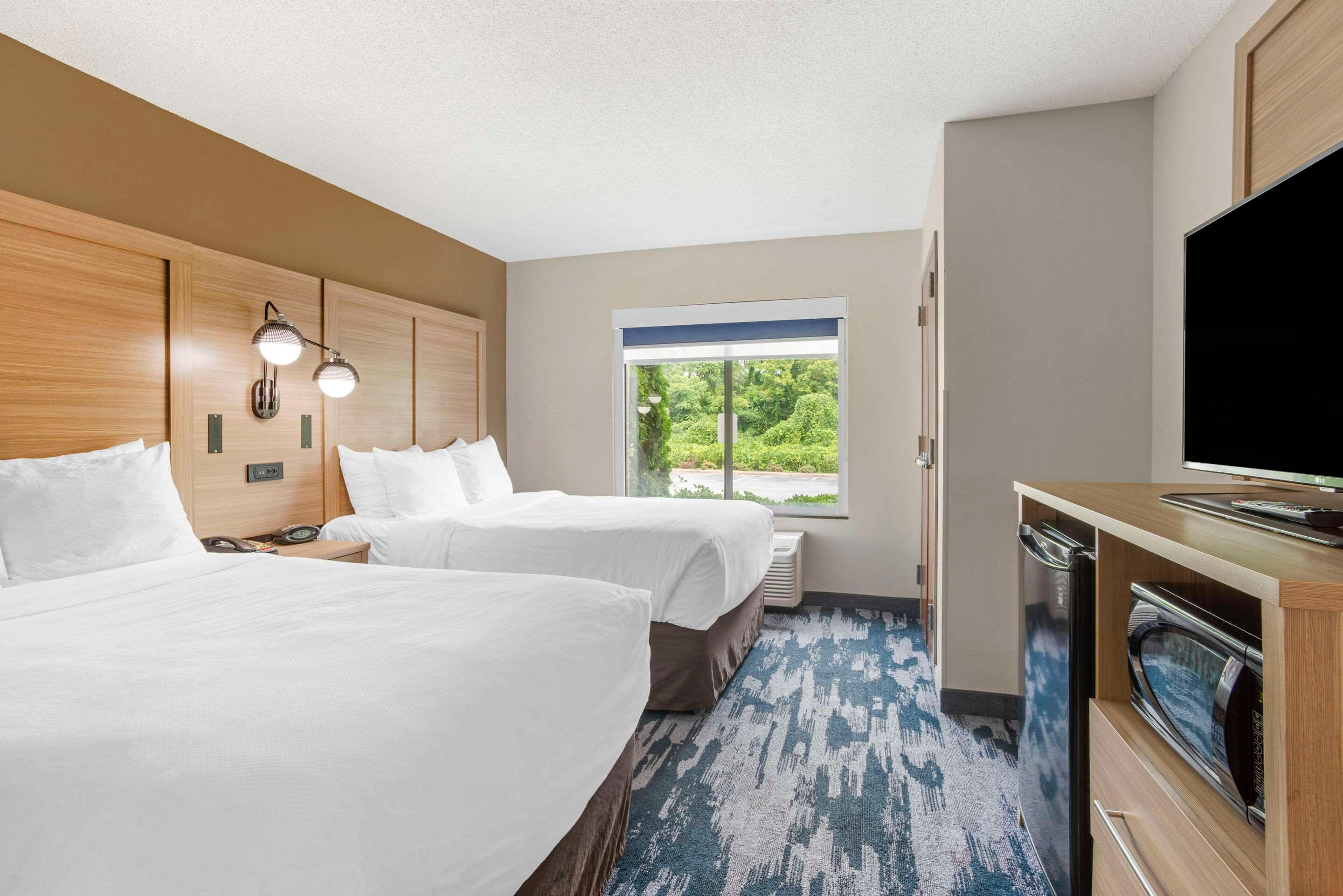 Comfort Suites At Westgate Mall