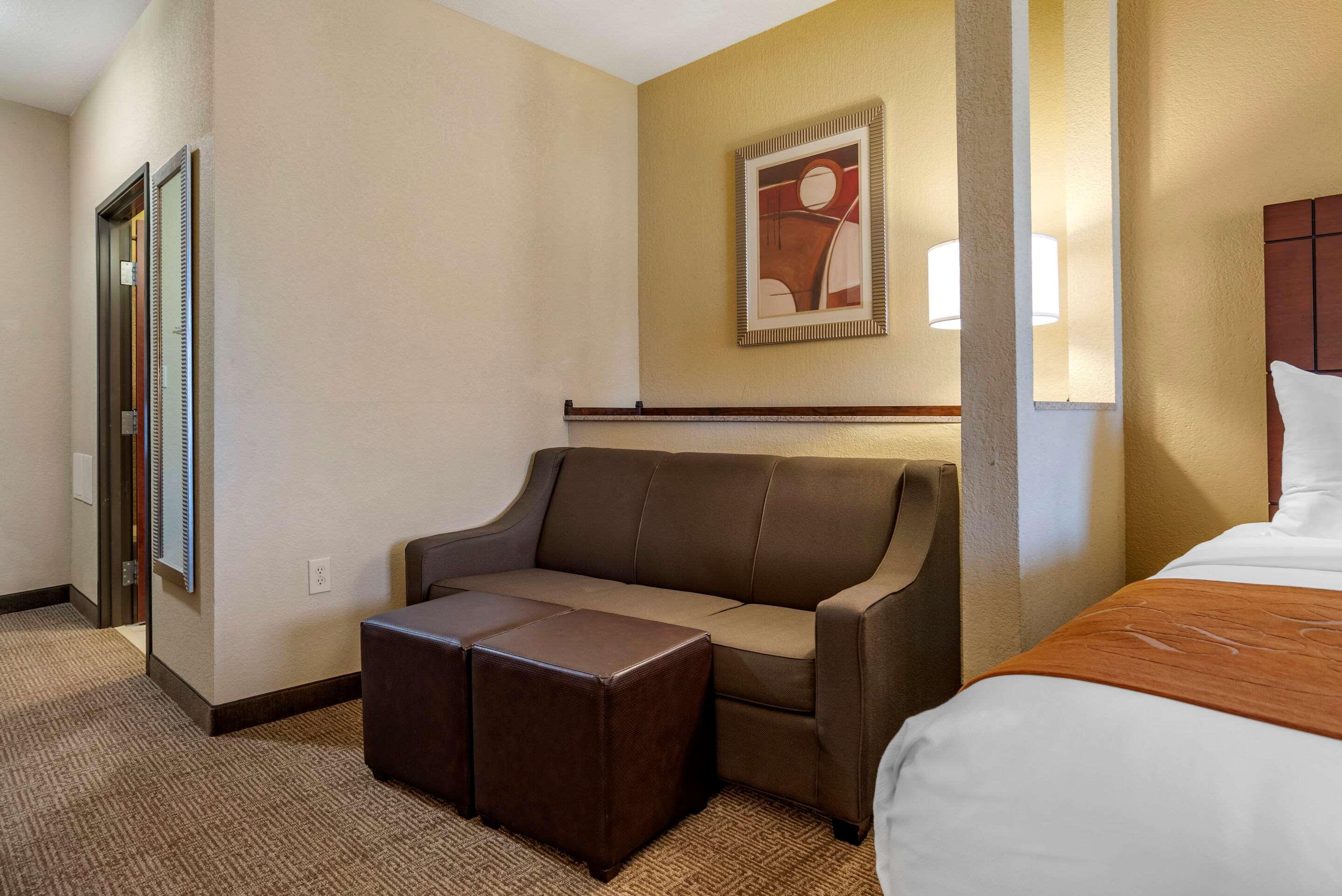 Comfort Suites Airport South