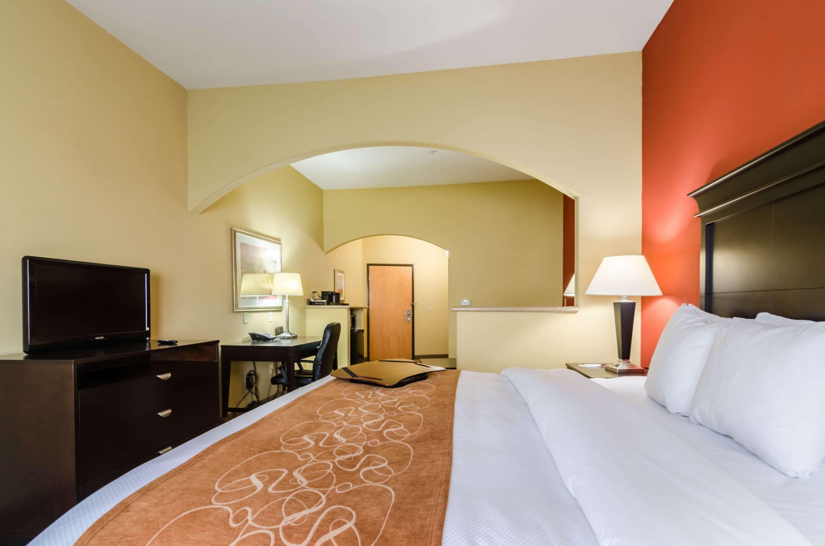 Comfort Suites Salina Area