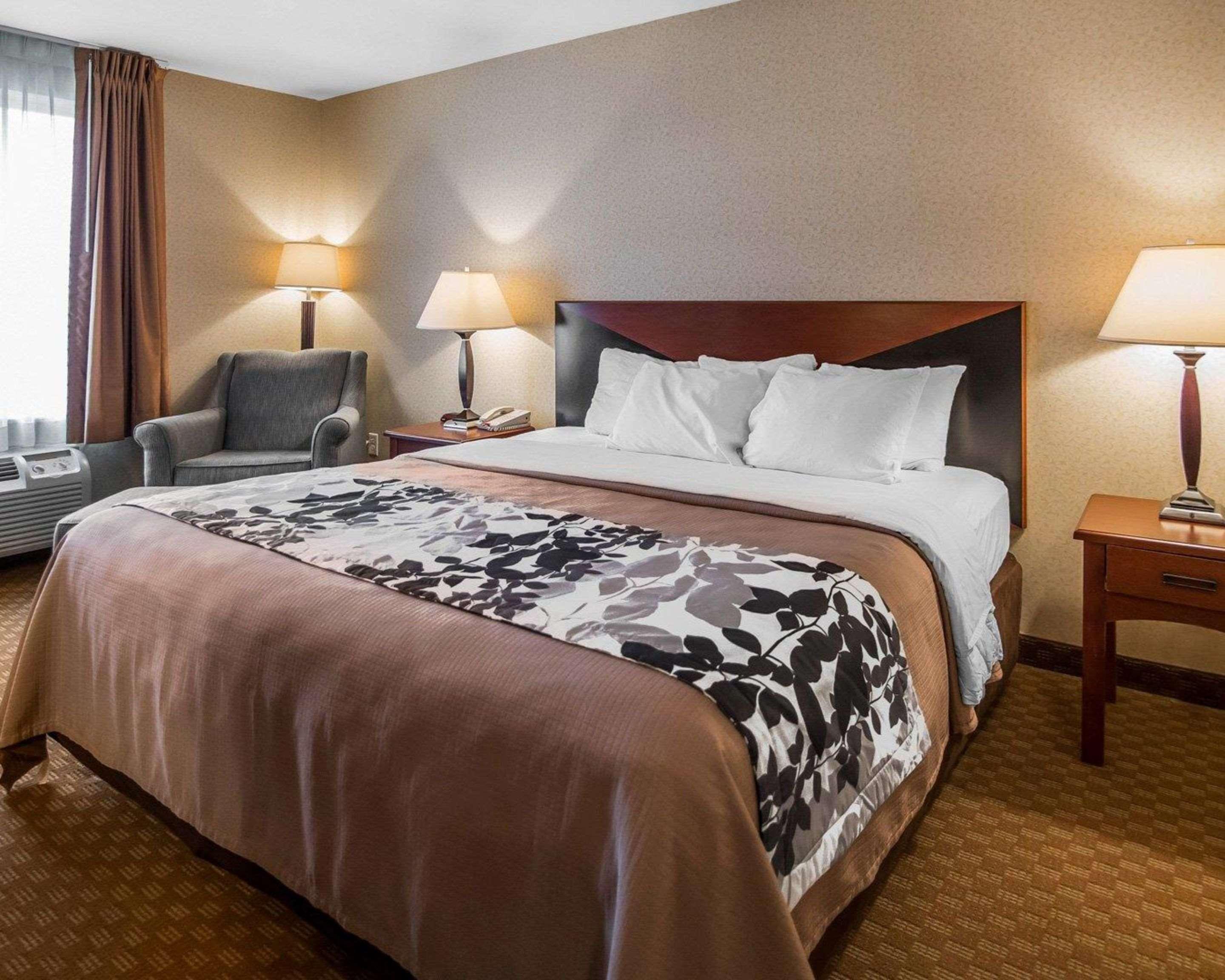 Rodeway Inn & Suites Salina KS
