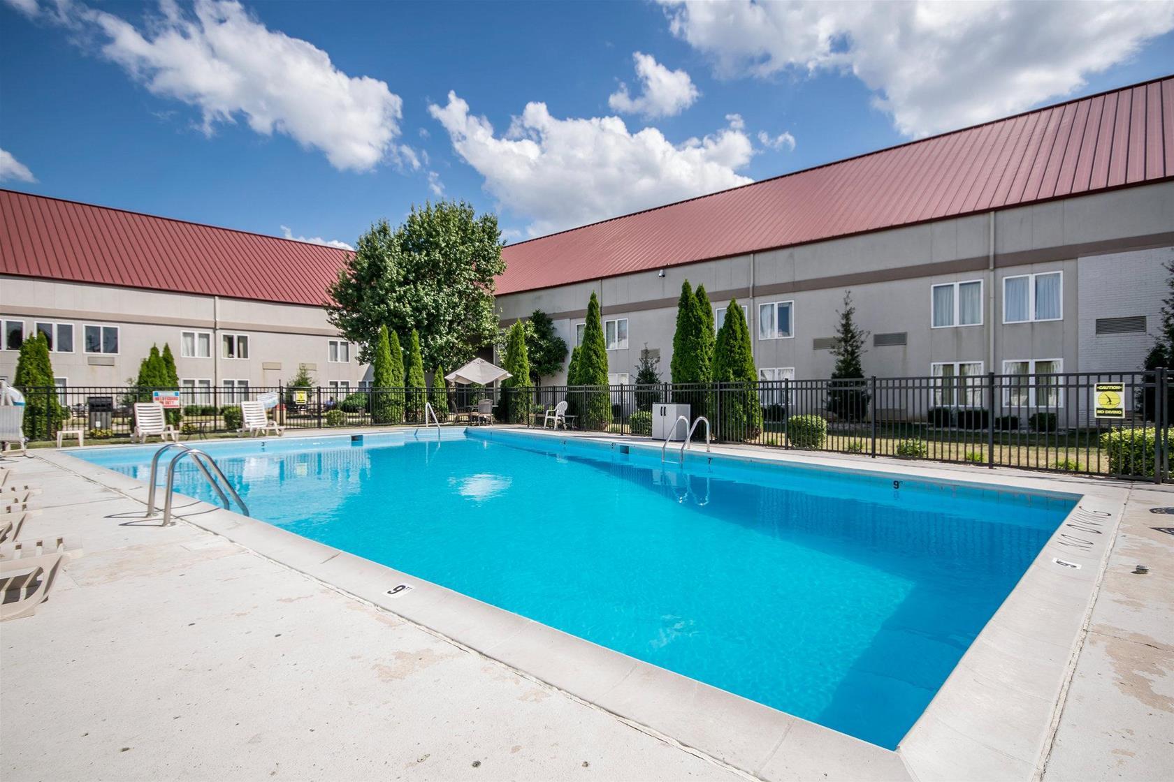 Quality Inn & Suites Elizabethtown Area