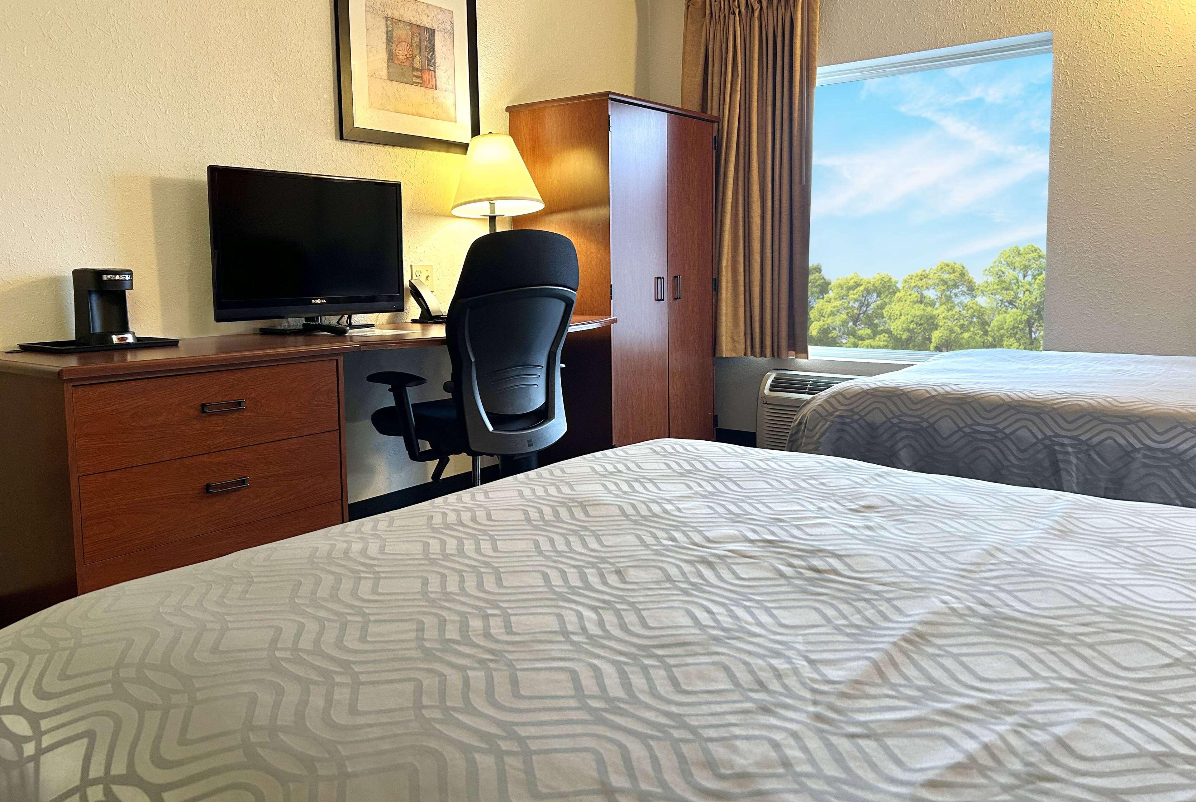 AmericInn by Wyndham Urbana