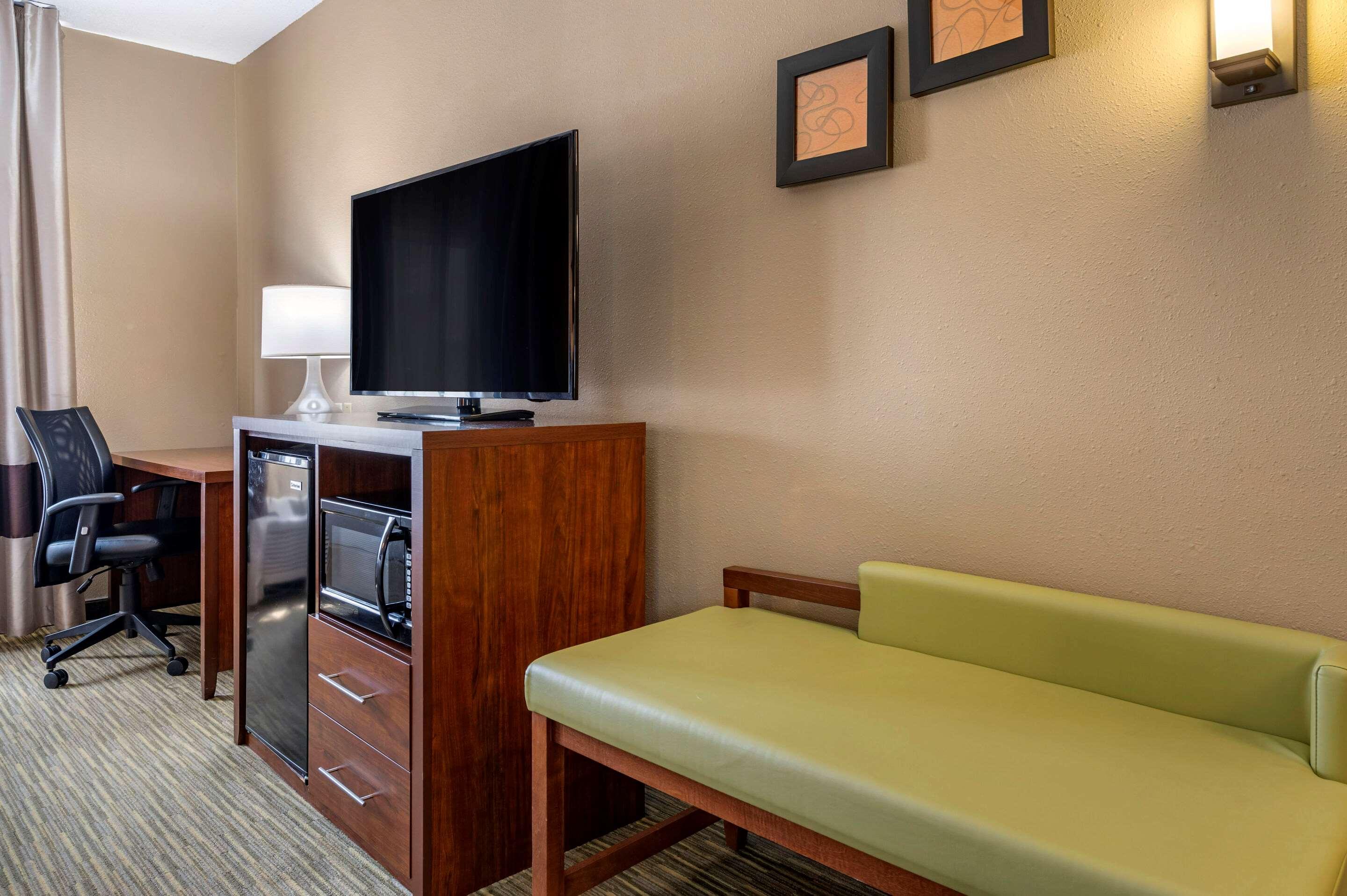 Comfort Suites Elkhart North