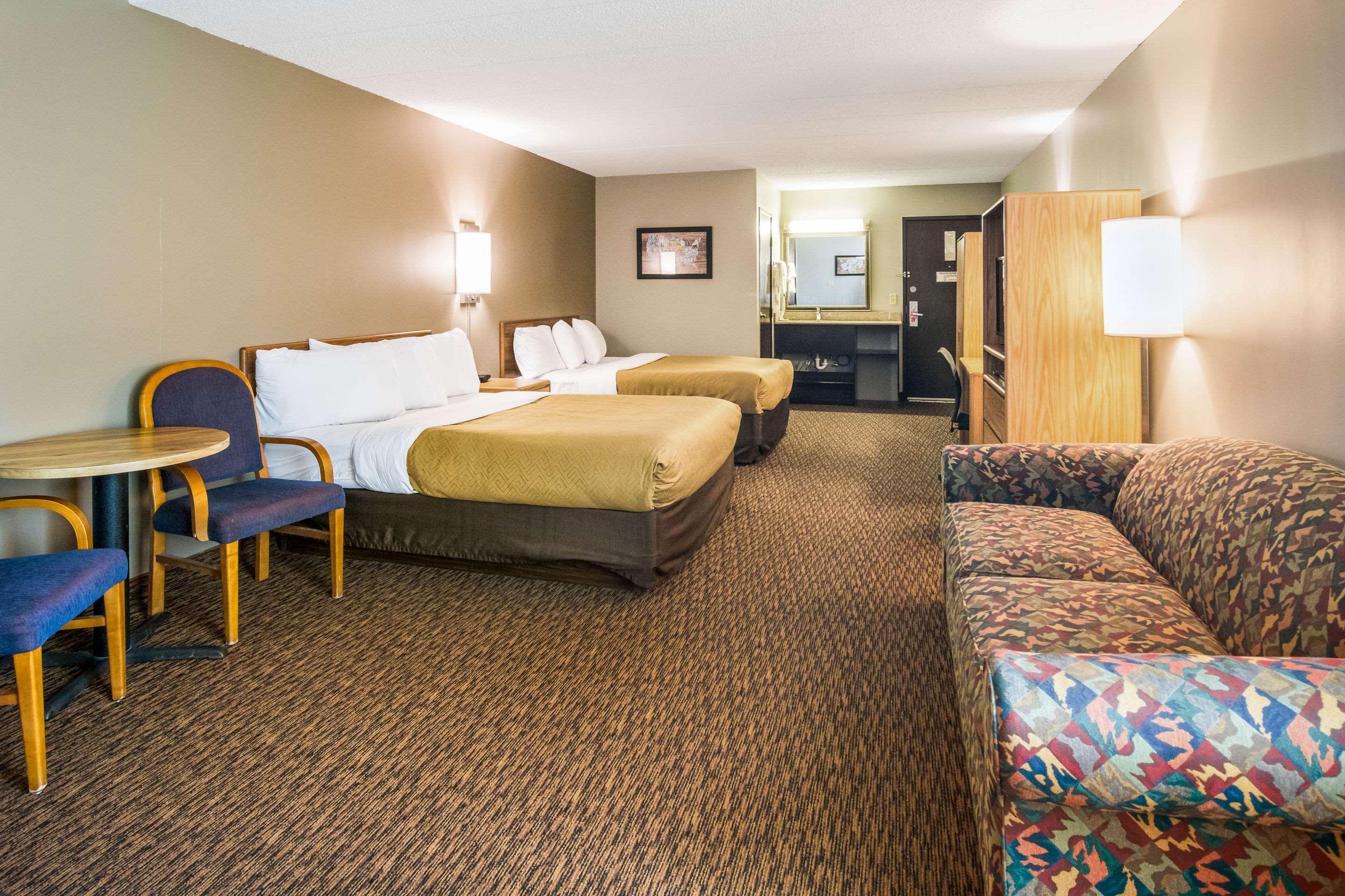 Econo Lodge Duluth Near Miller Hill Mall