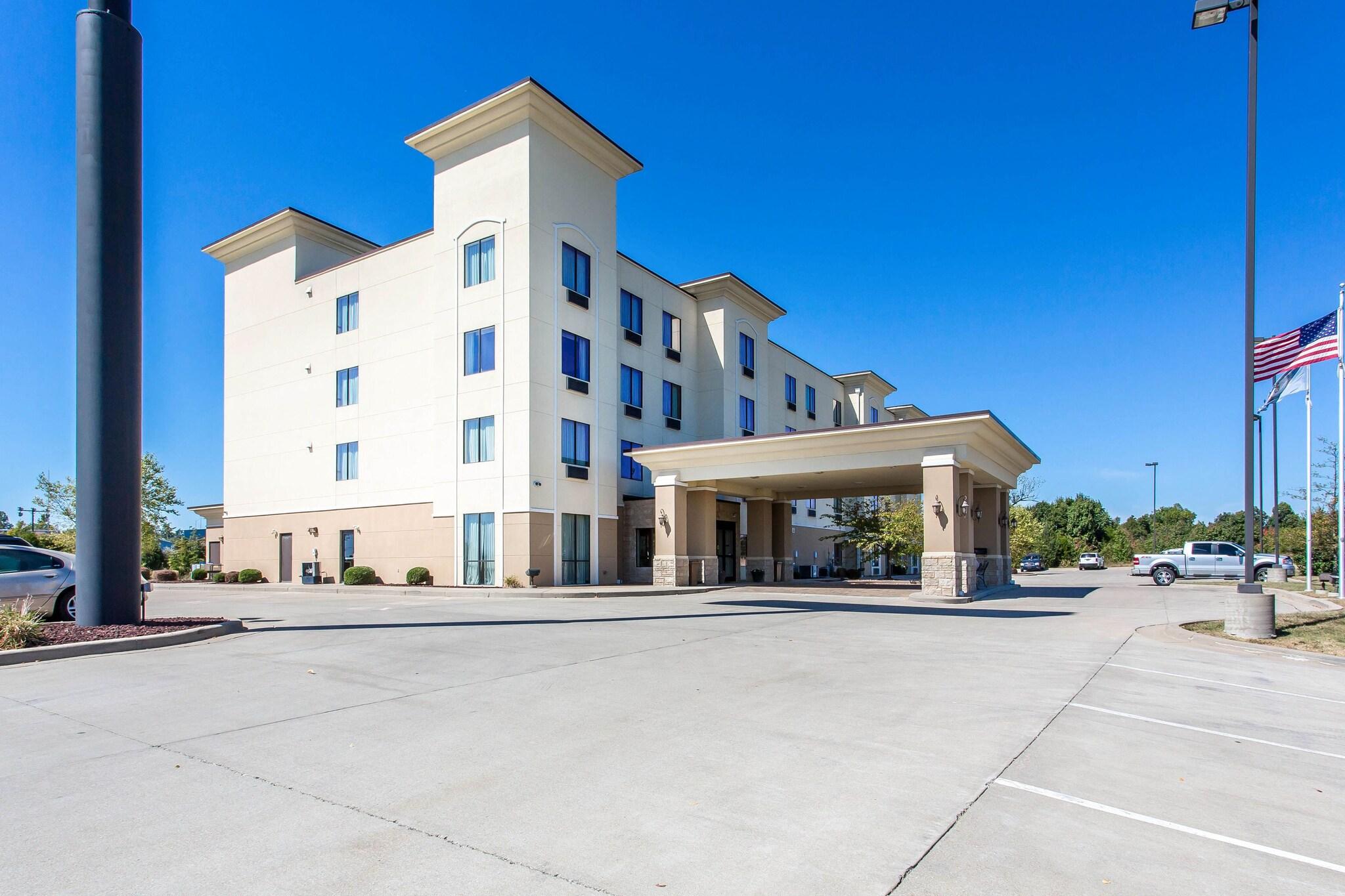 Comfort Inn & Suites Madisonville Area