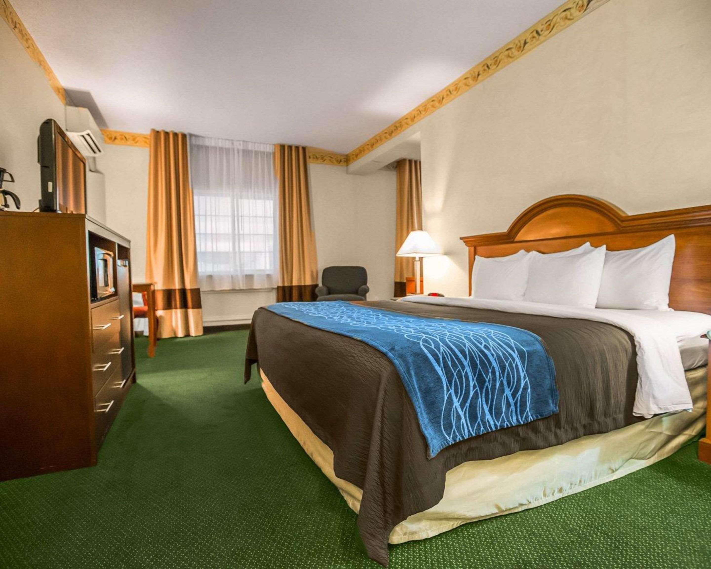 Quality Inn & Suites Dixon Near I-88
