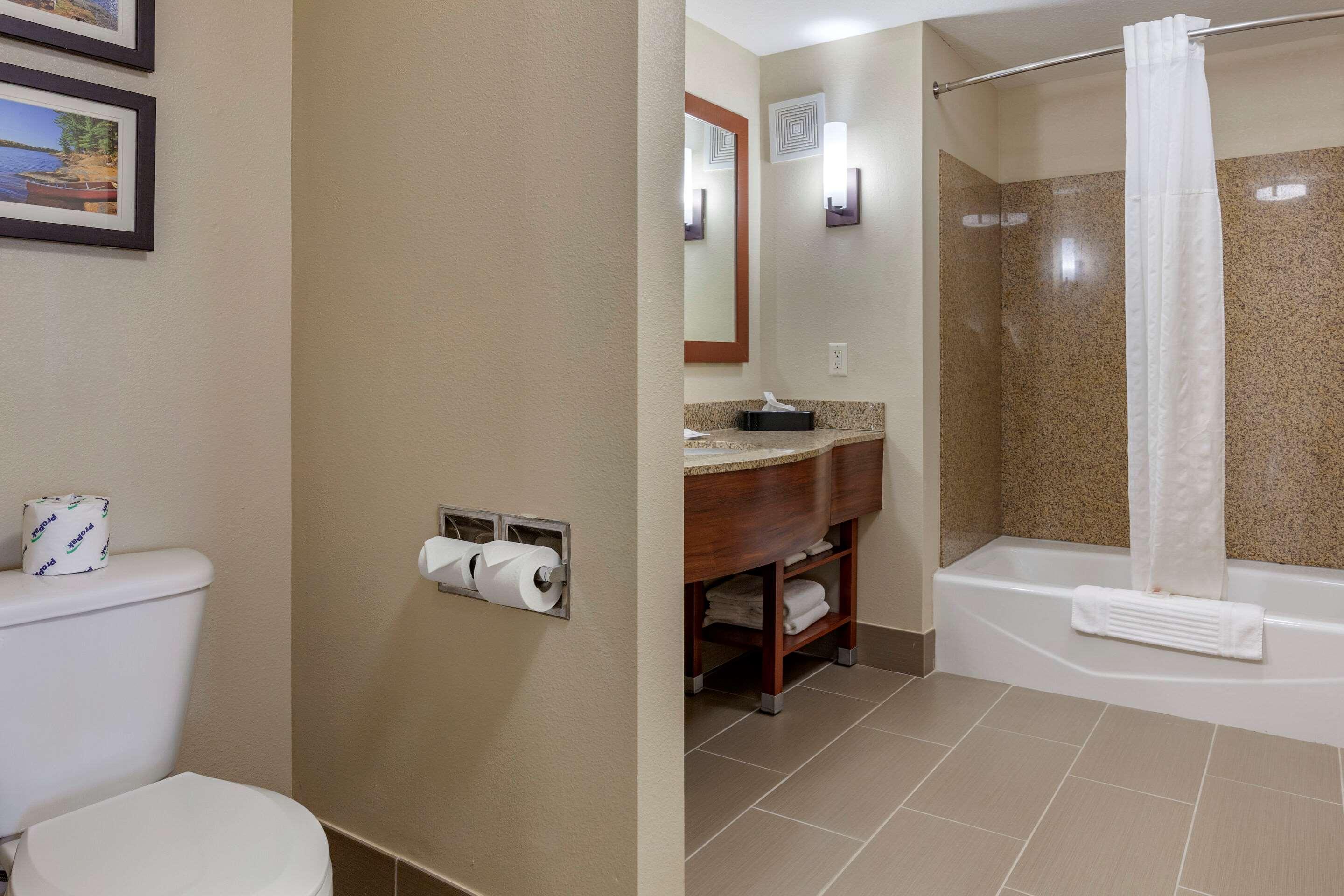 Comfort Suites Oshkosh Area