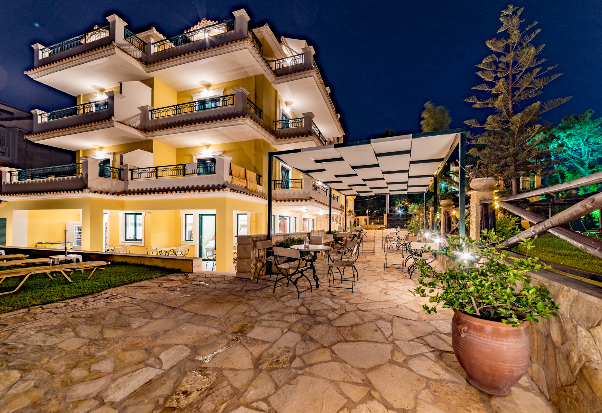 Andreolas Luxury Suites - photo