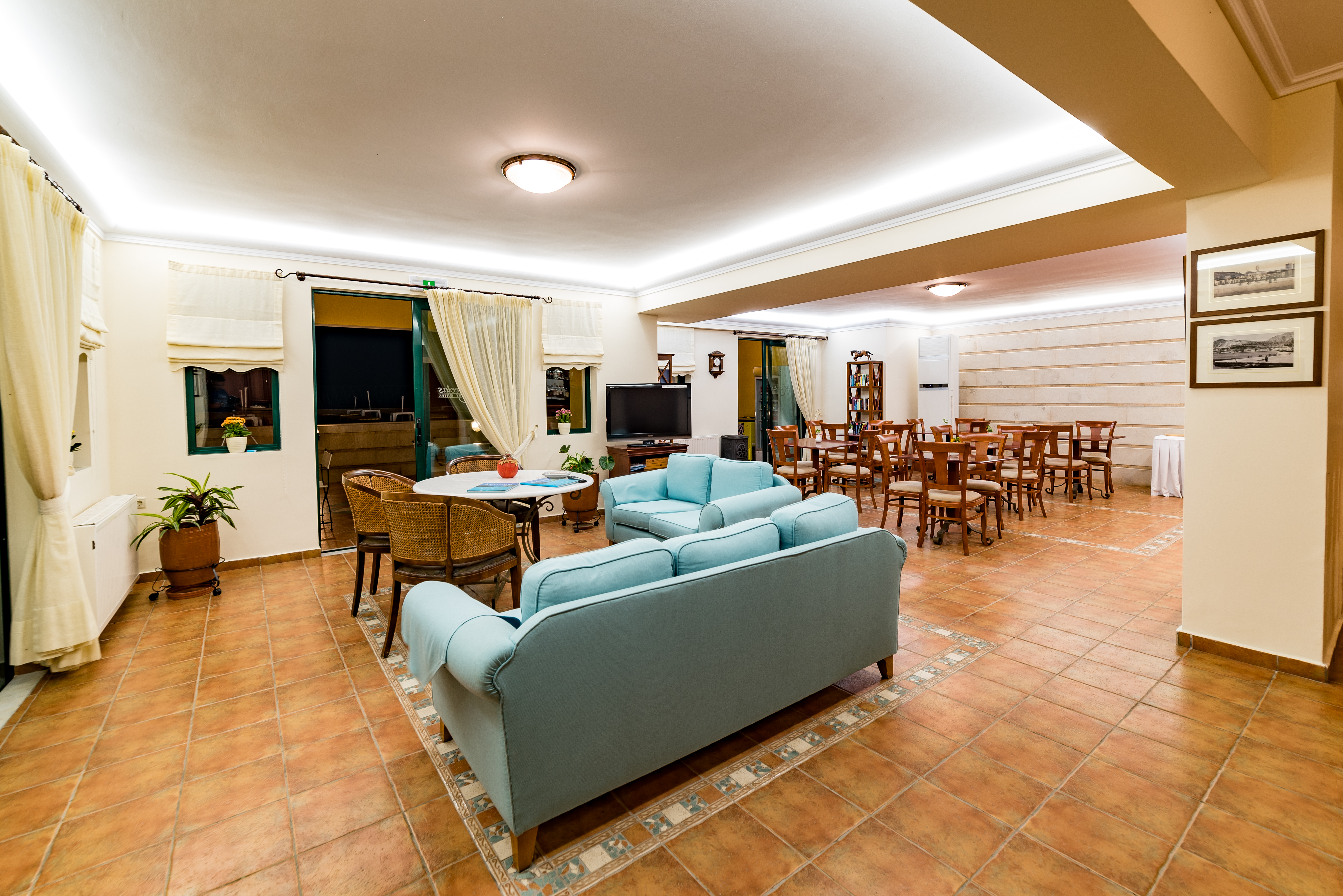 Andreolas Luxury Suites - photo