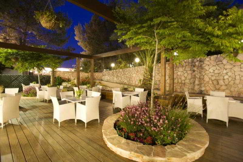C Neve Ilan Hotel