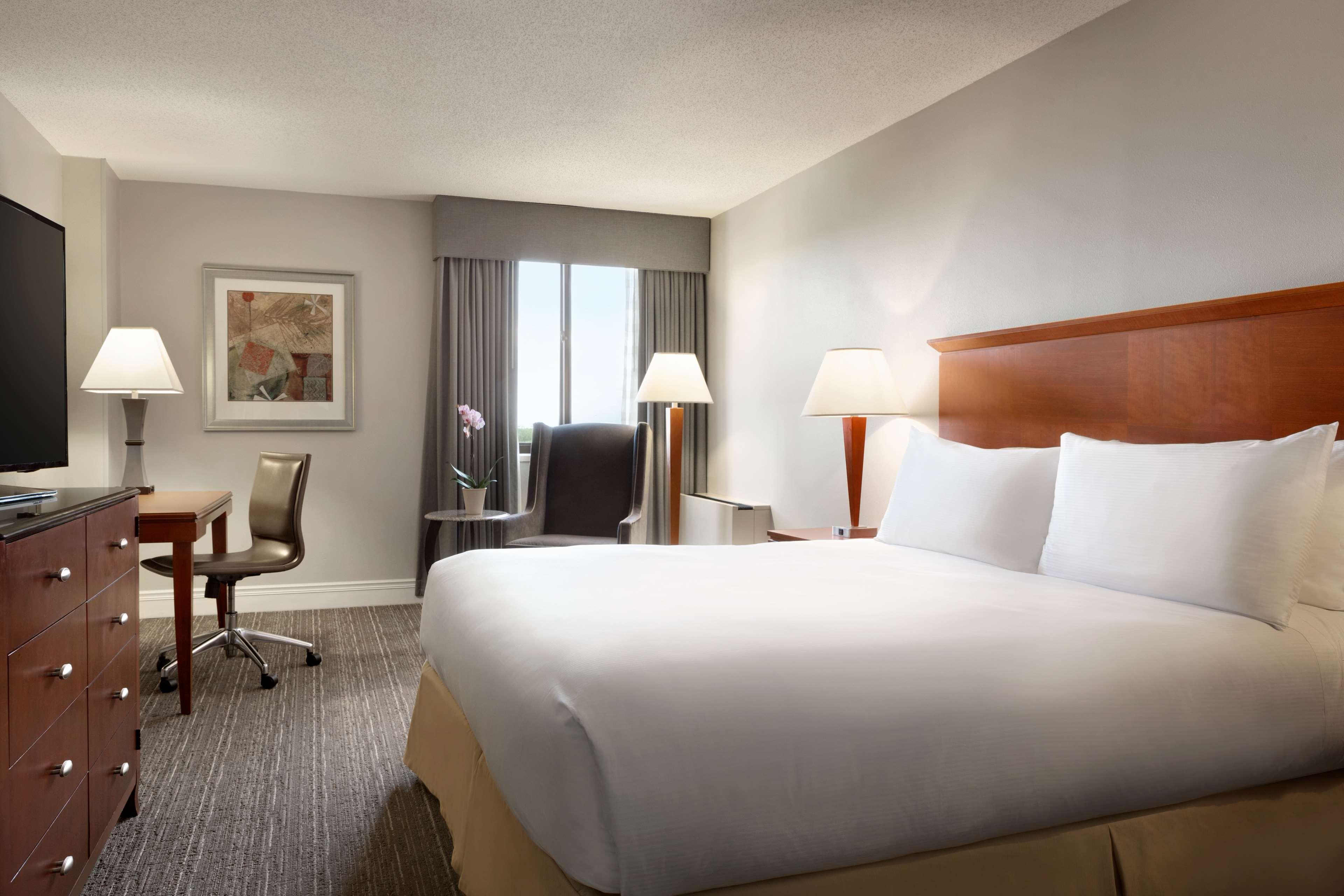 DoubleTree by Hilton Minneapolis - Park Place