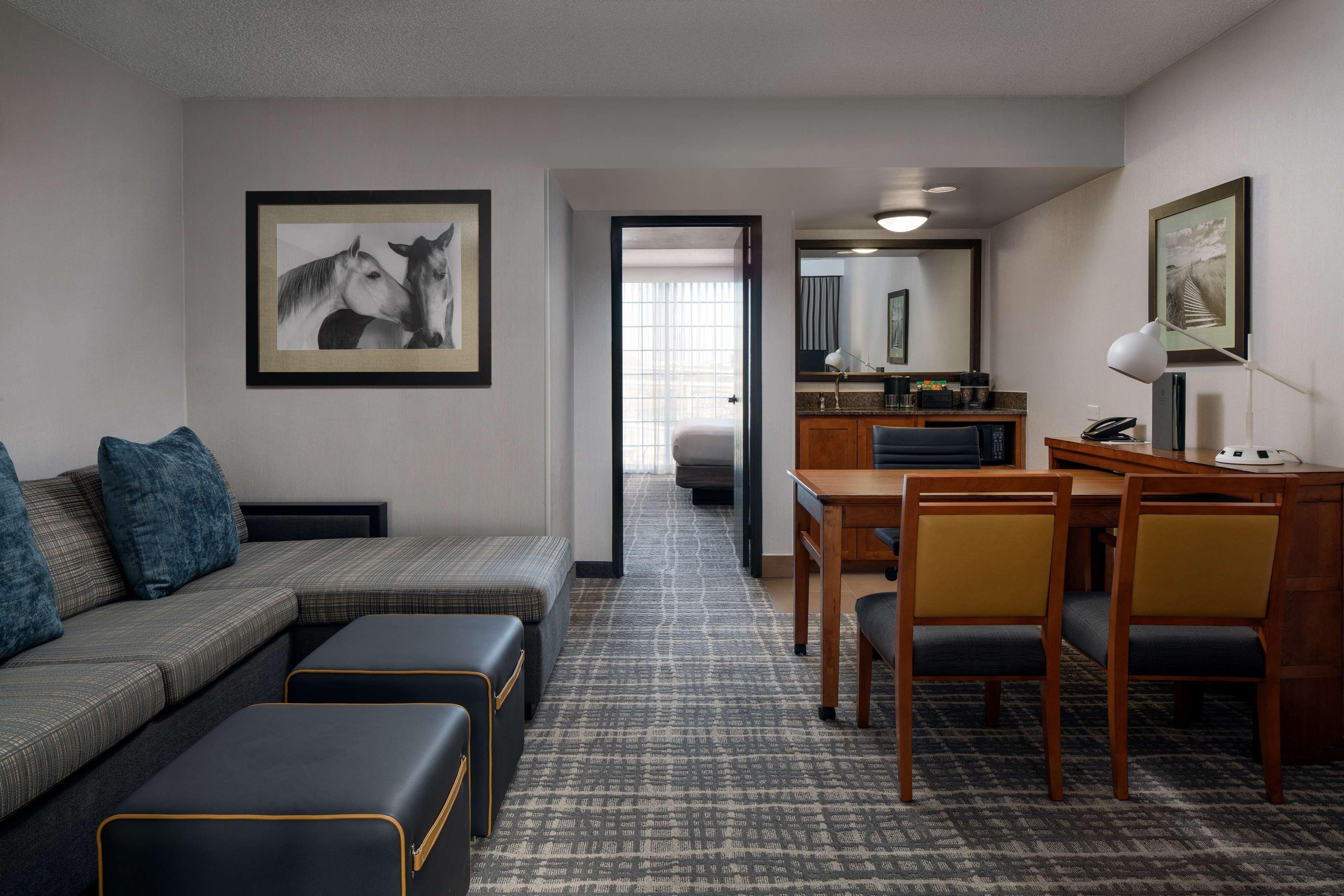 Embassy Suites By Hilton Austin Central