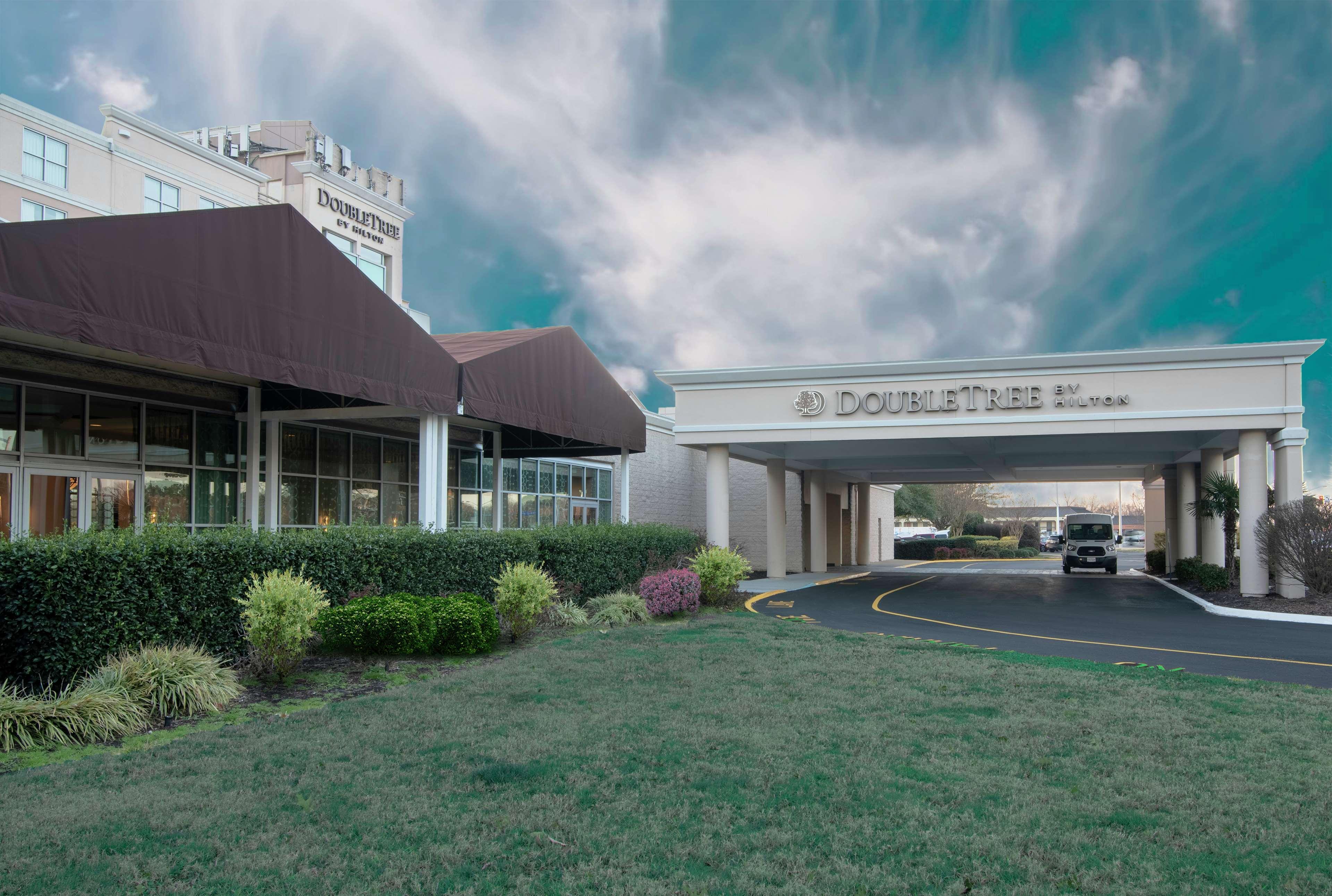 DoubleTree by Hilton Hotel Norfolk Airport image