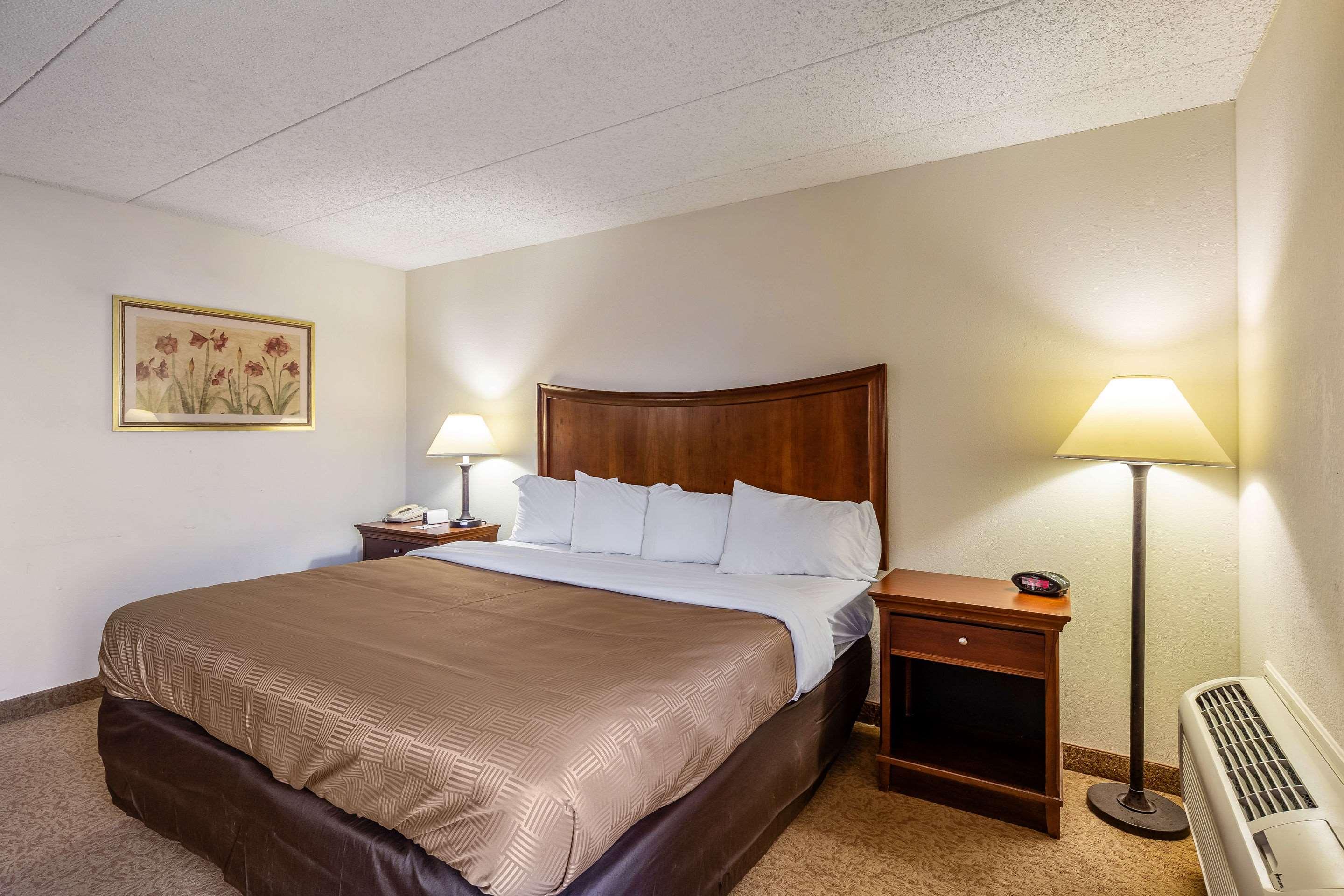 Tulsa Square Hotel Central, I-44 By OYO