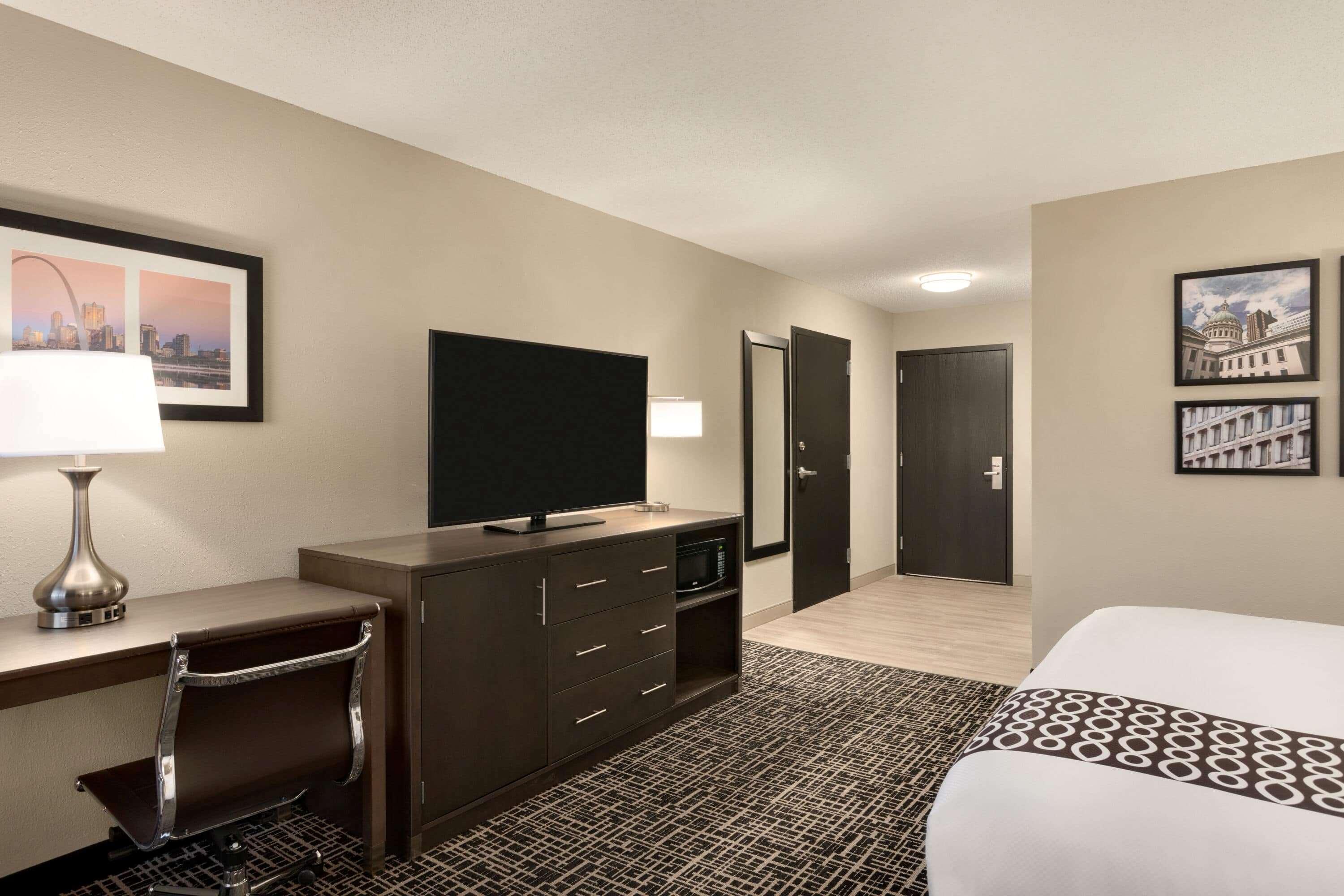 La Quinta Inn & Suites by Wyndham St Louis Route66