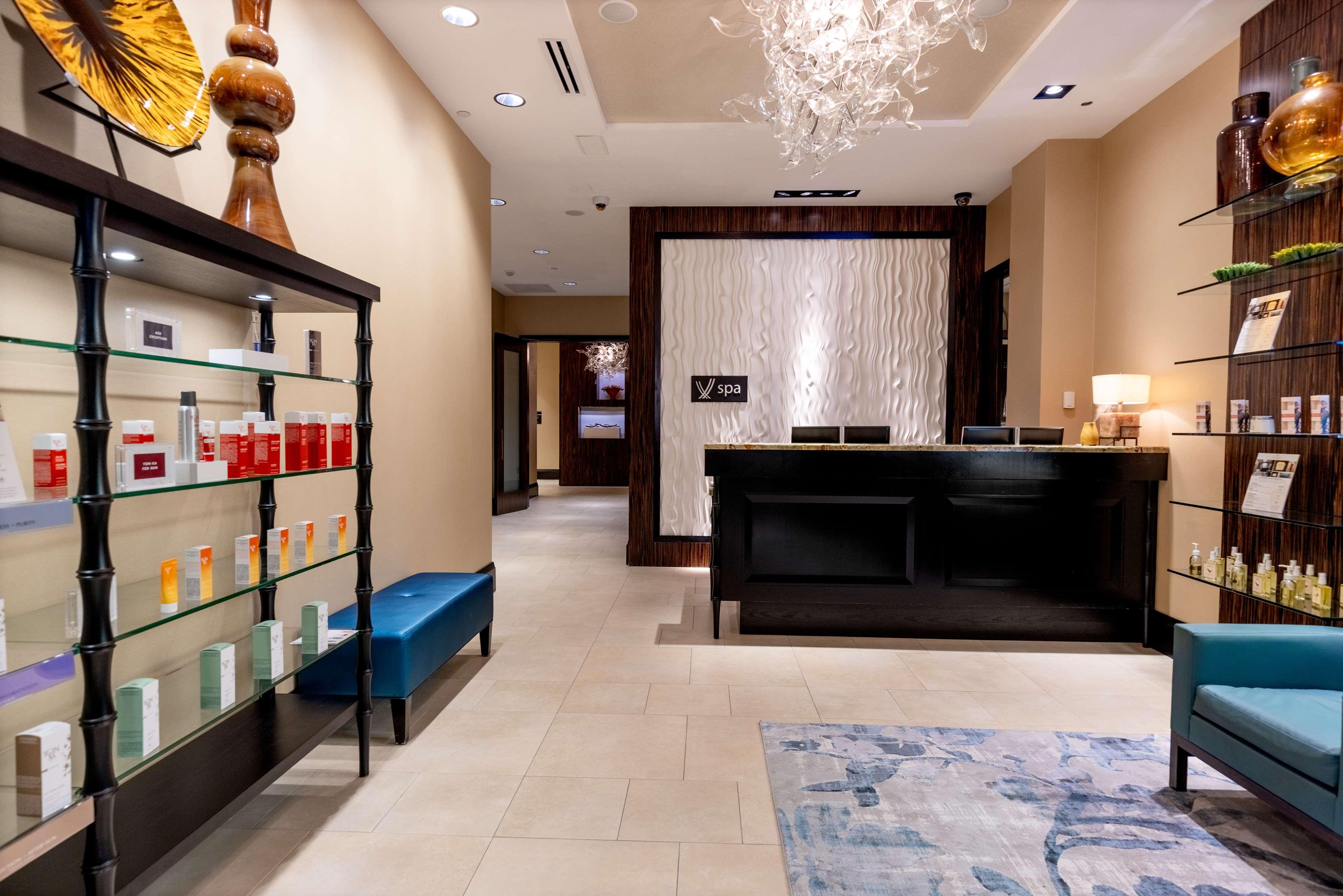 Hilton Anatole by null