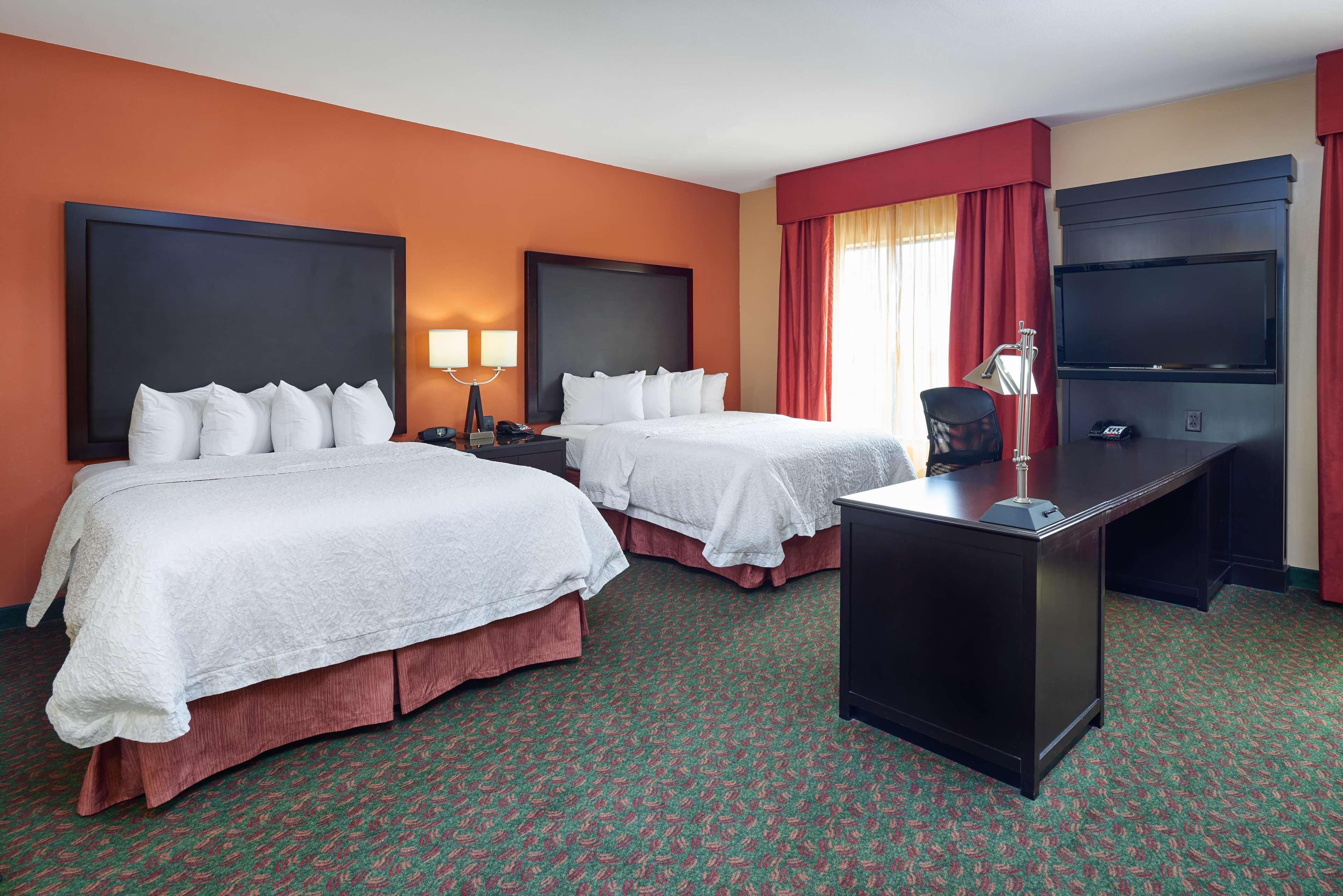 Hampton Inn & Suites Waco South