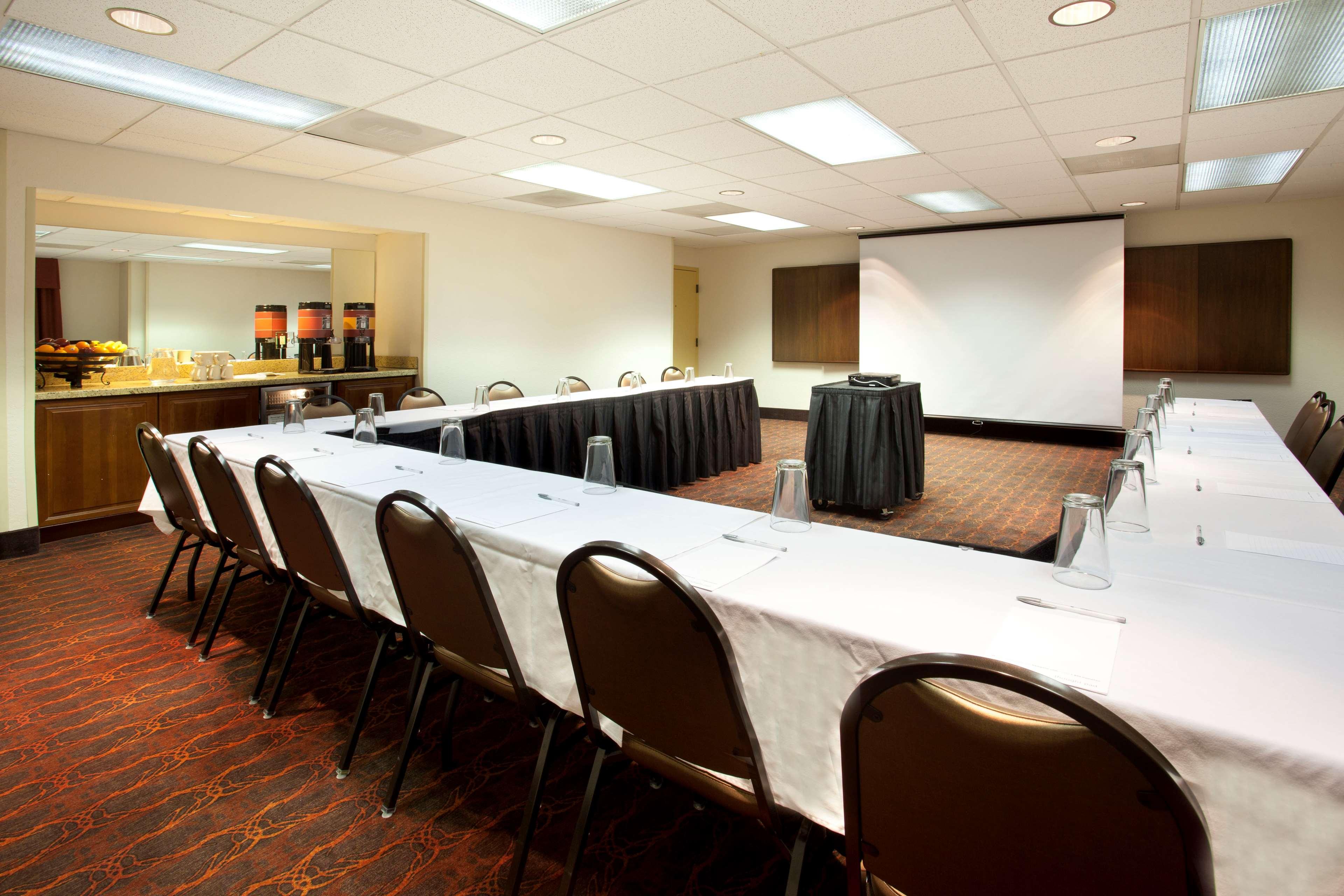 Hampton Inn & Suites El Paso-Airport by null