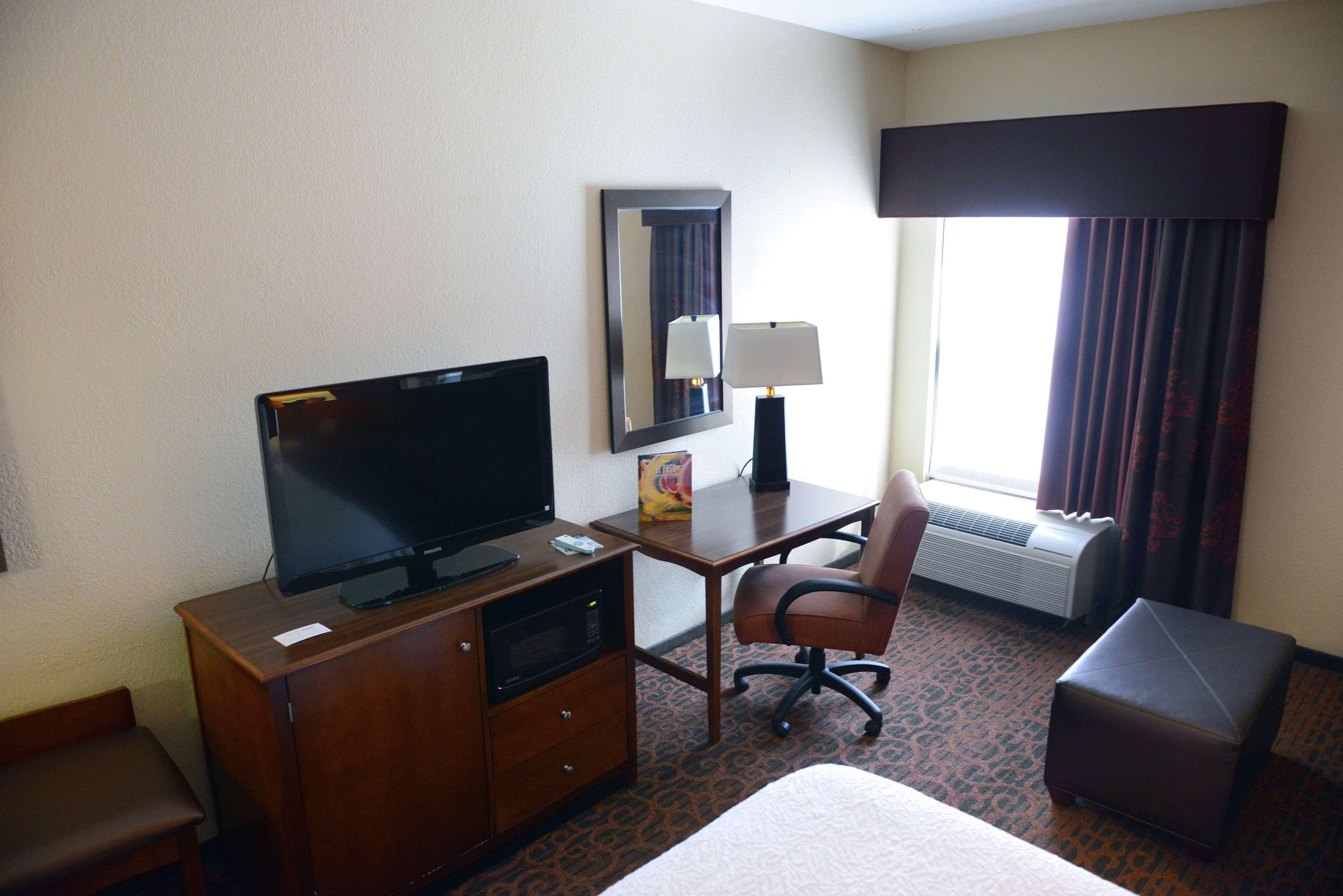 Hampton Inn & Suites El Paso-Airport by null