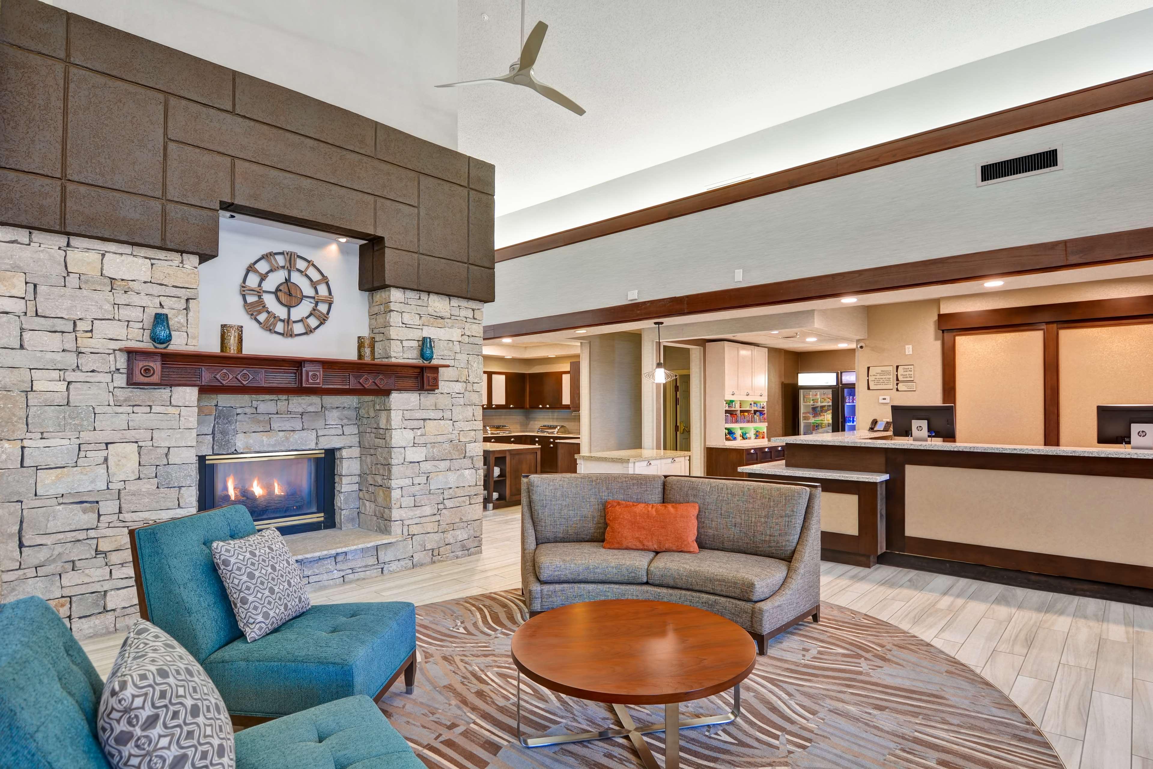 Homewood Suites by Hilton Kansas City Overland