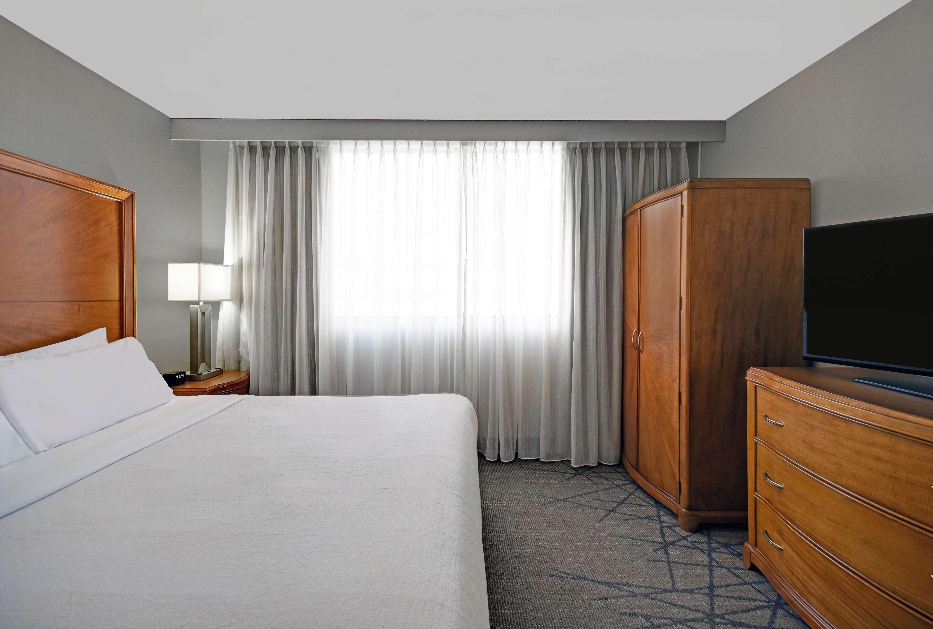 Embassy Suites By Hilton Detroit Livonia Novi