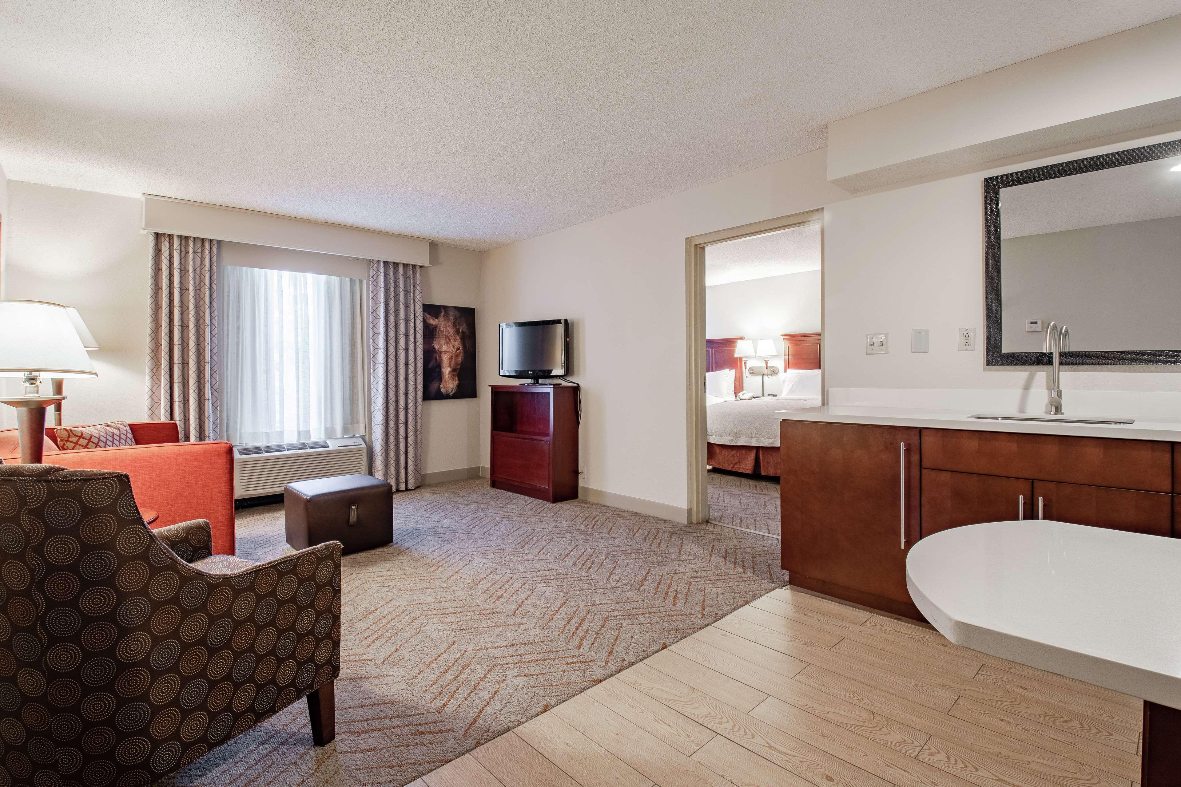 Hampton Inn & Suites Williamsburg-Richmond Rd. 