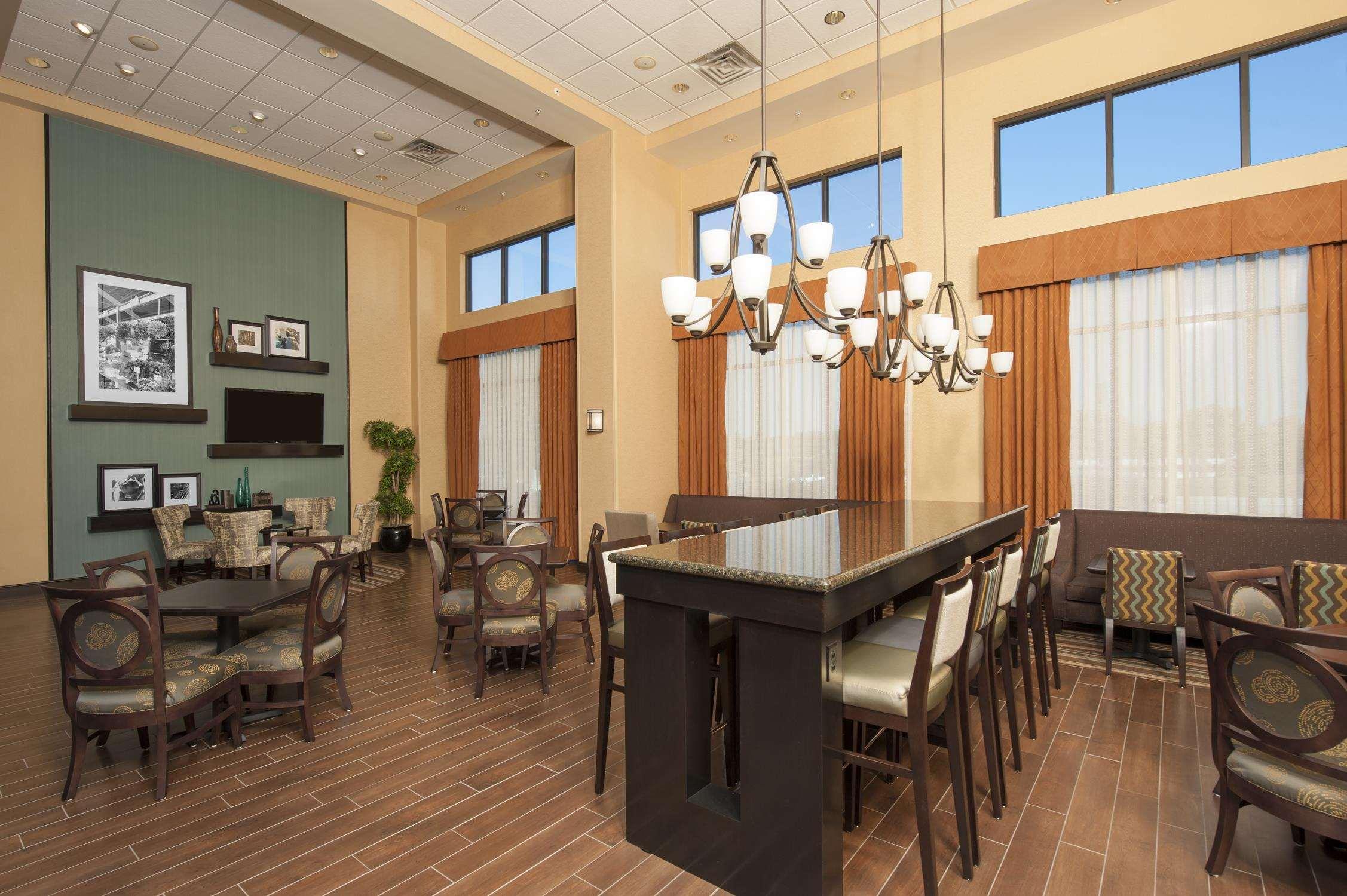 Hampton Inn & Suites Moline-Quad City Int'L Aprt