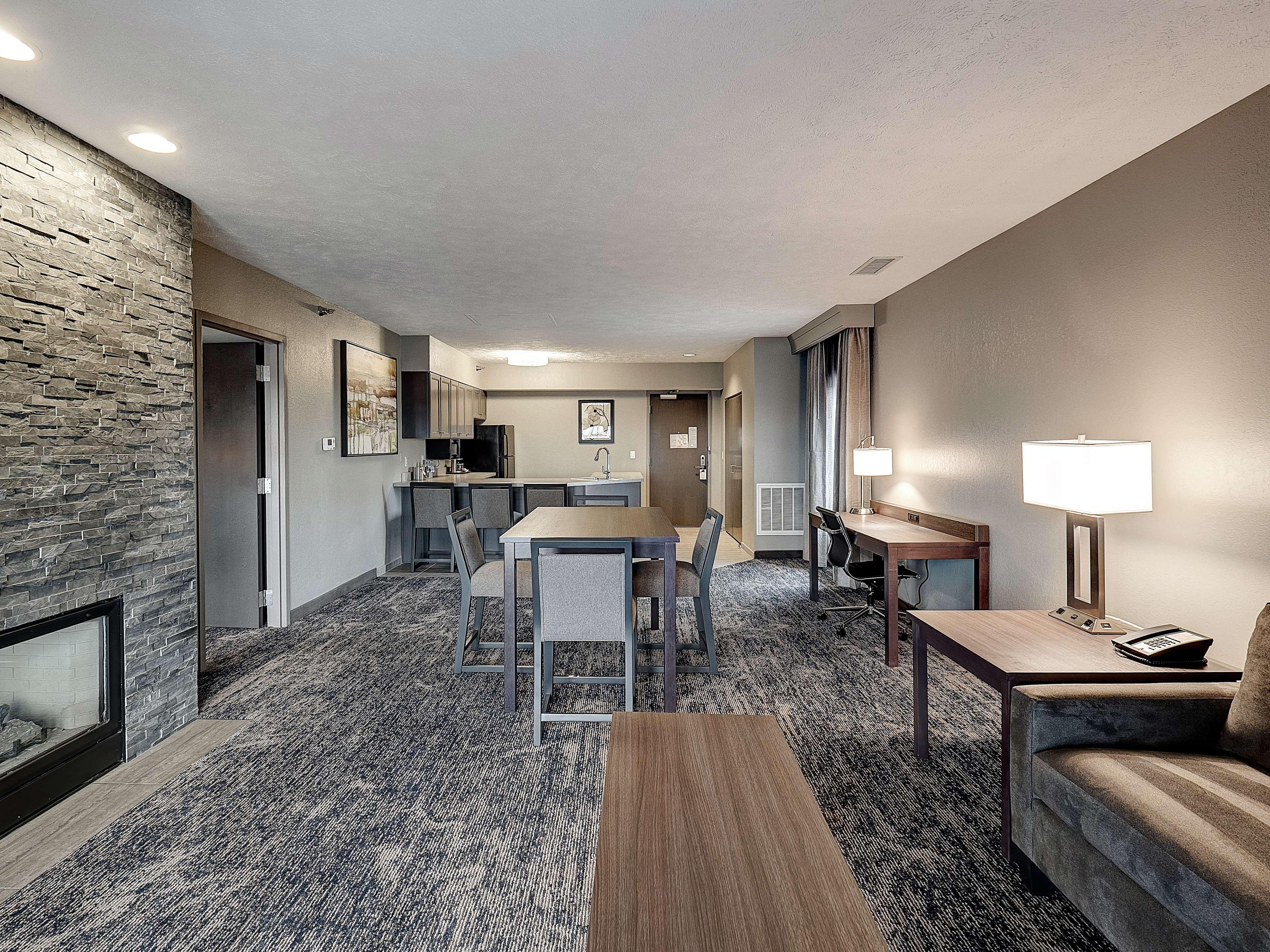 Doubletree By Hilton Hotel Bloomington
