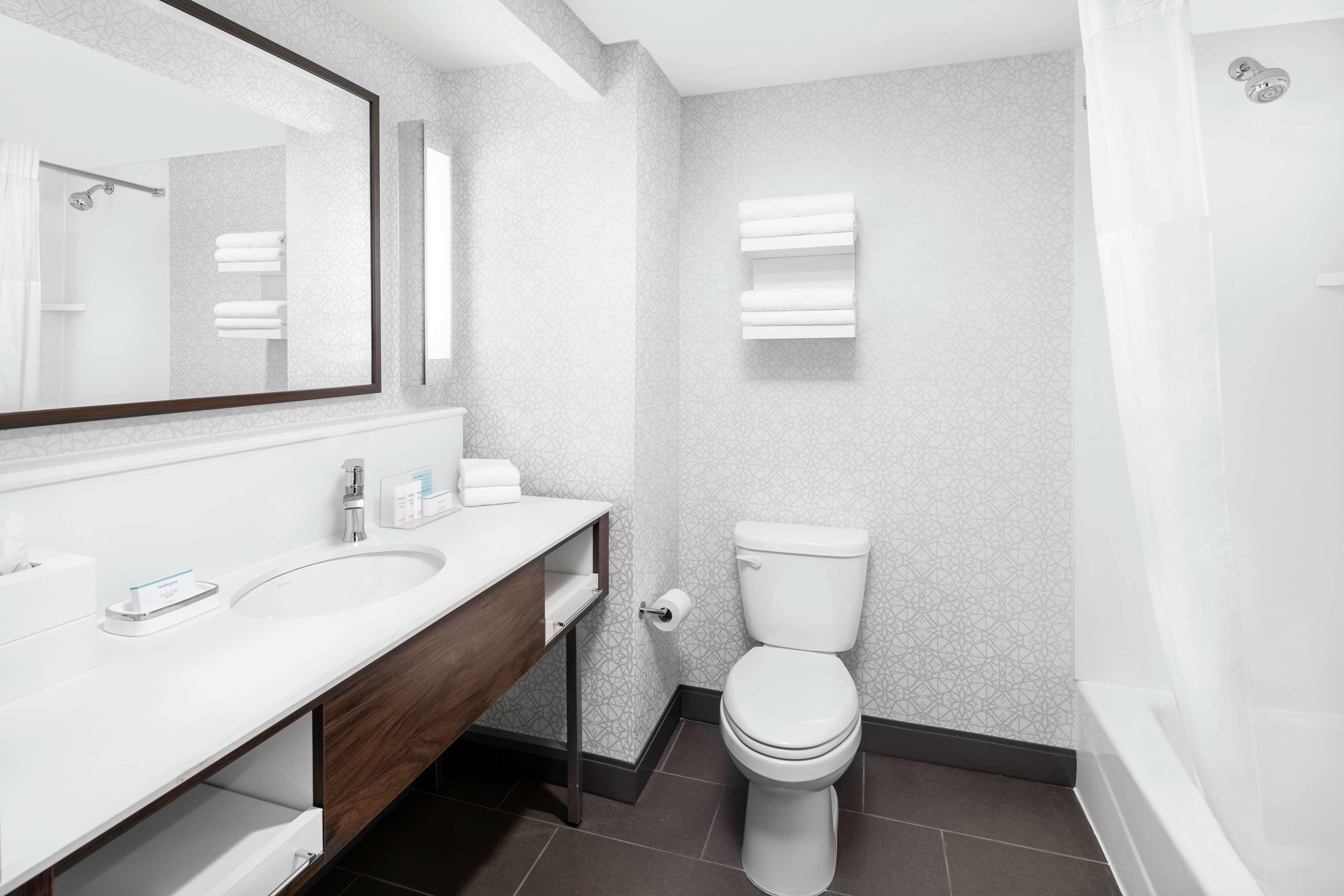 Hampton Inn & Suites Chicago-Downtown