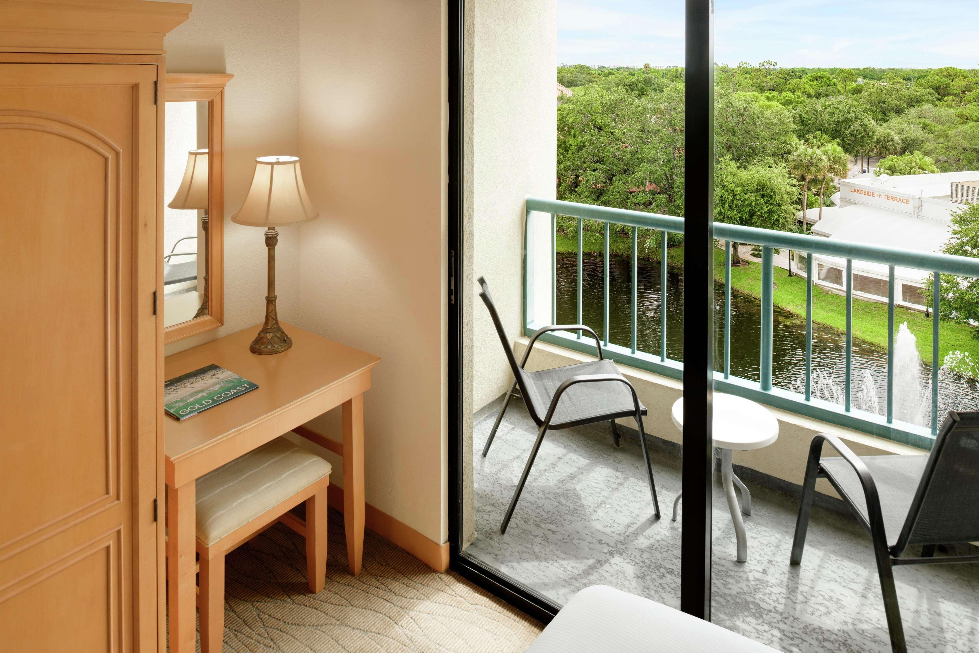 Hilton Boca Raton Suites