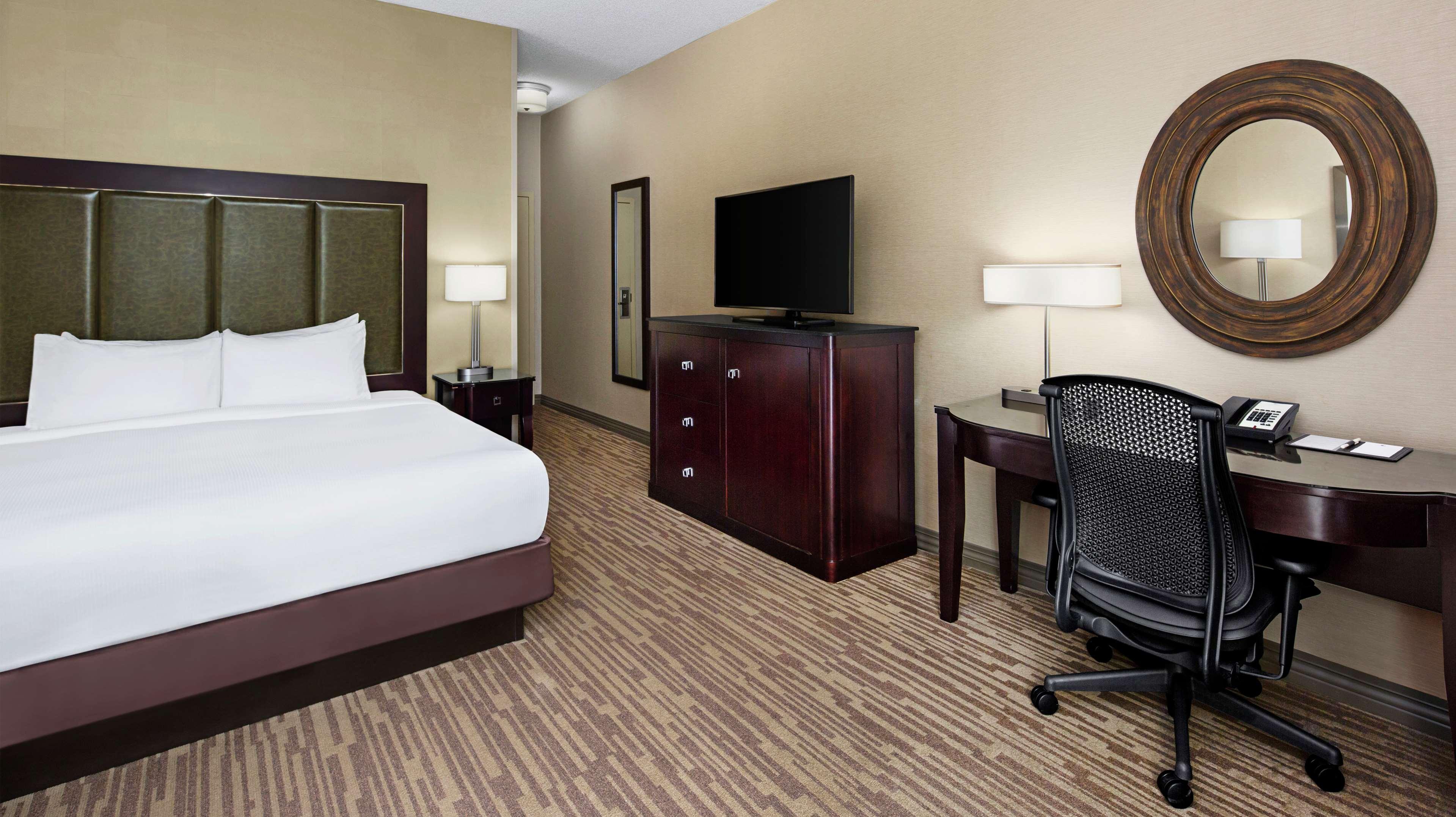 DoubleTree by Hilton Raleigh Durham Aprt Research